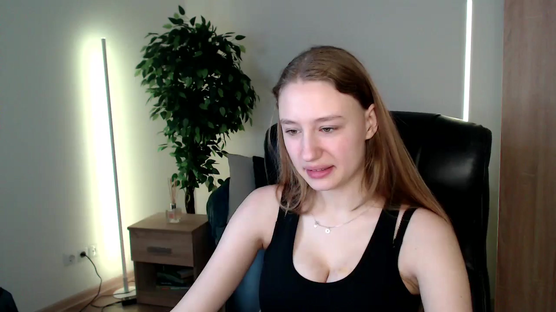 Gallery image thumbnail from HaleyVixen's myfreecams stream on, 12/23/2024, 10:12 image 9 of 20