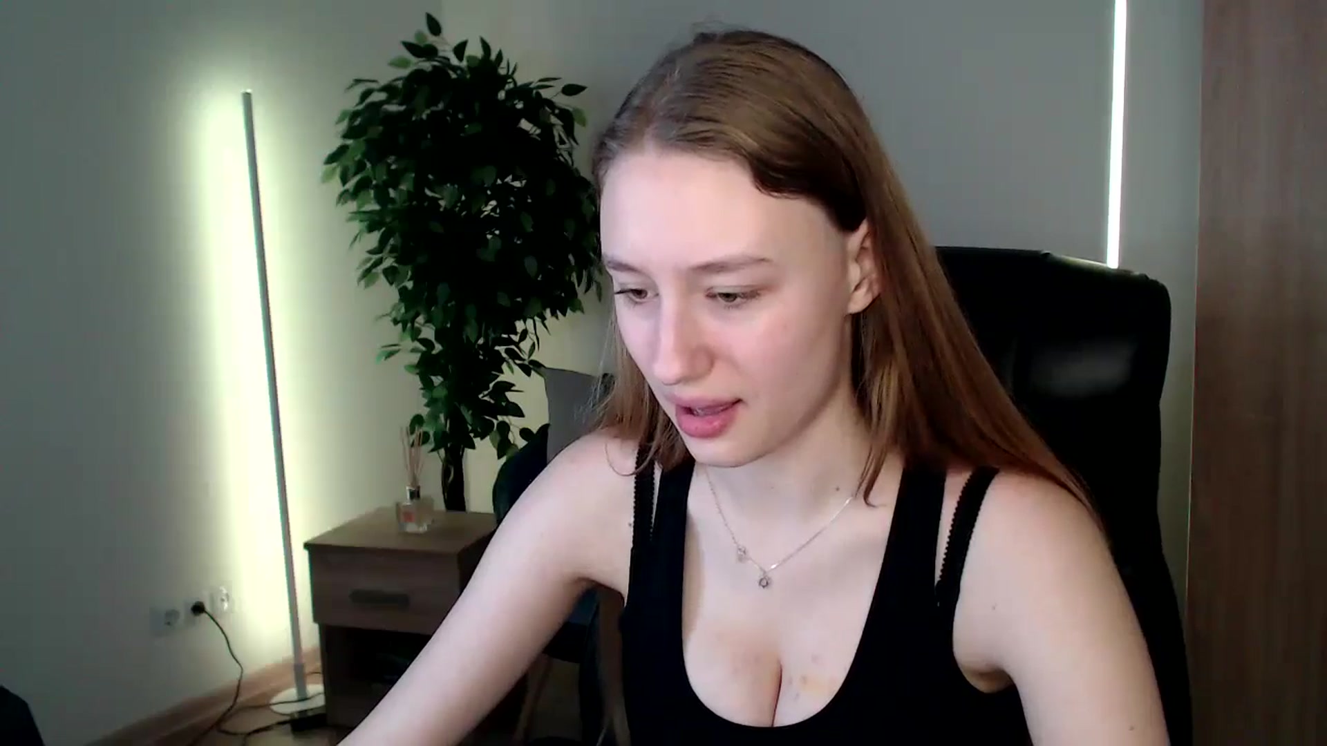 Gallery image thumbnail from HaleyVixen's myfreecams stream on, 12/23/2024, 10:12 image 20 of 20