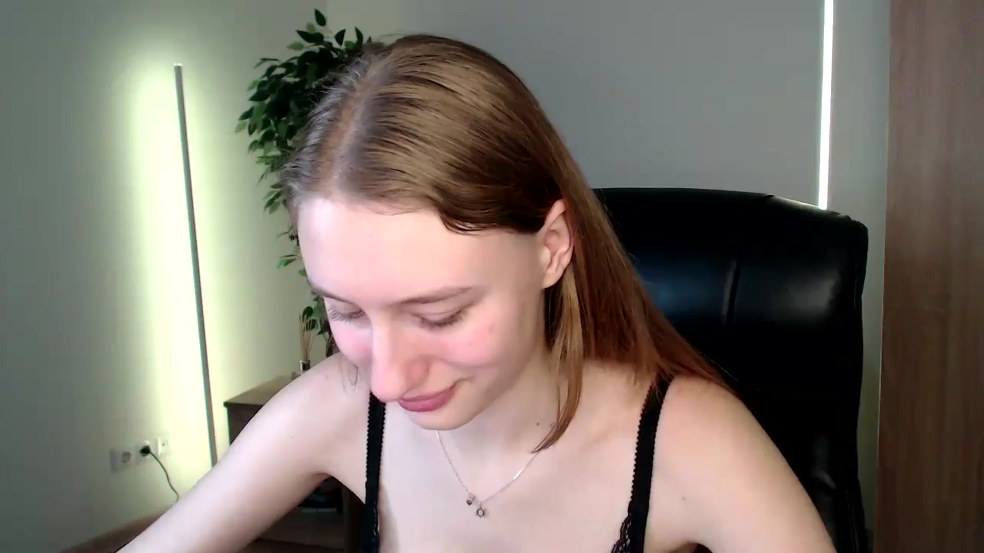 Gallery image thumbnail from HaleyVixen's myfreecams stream on, 12/23/2024, 11:09 image 20 of 20