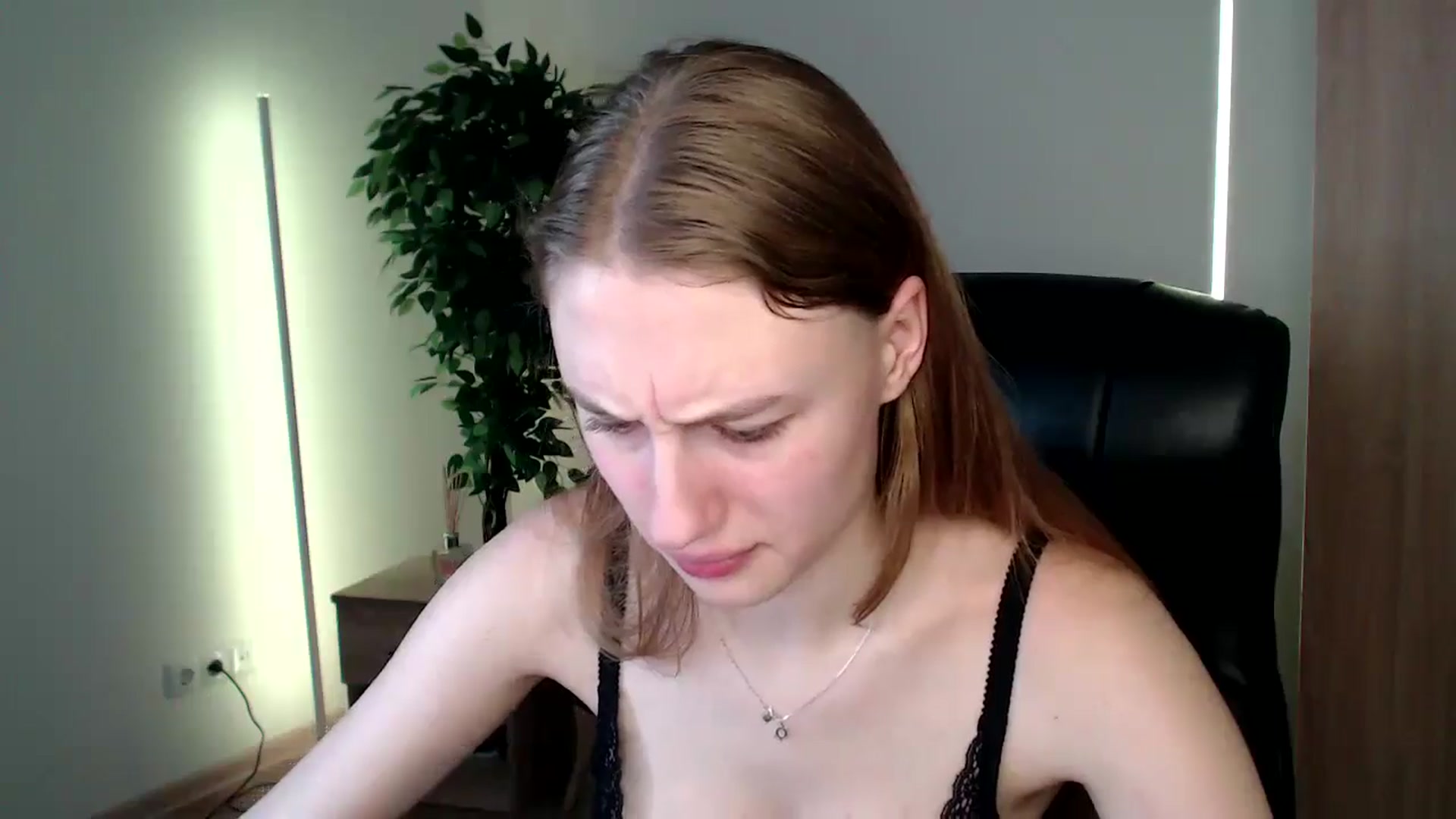 Gallery image thumbnail from HaleyVixen's myfreecams stream on, 12/23/2024, 11:09 image 13 of 20