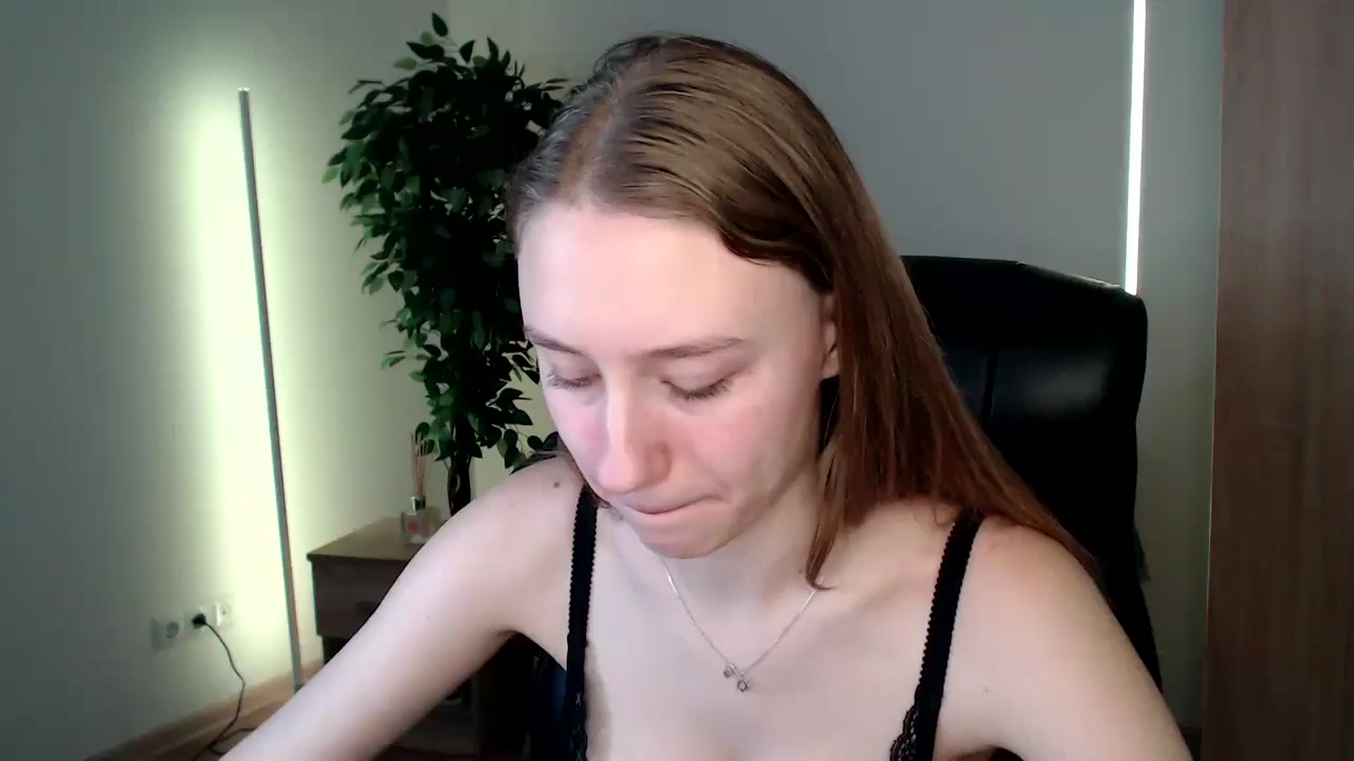 Gallery image thumbnail from HaleyVixen's myfreecams stream on, 12/23/2024, 11:09 image 2 of 20