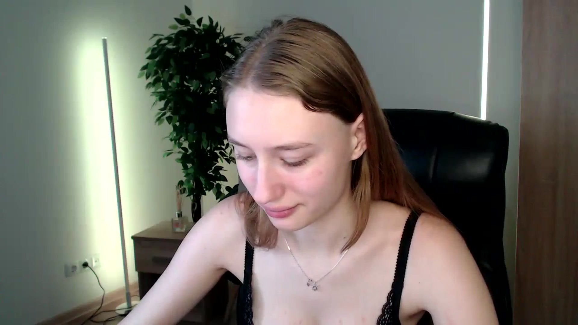 Gallery image thumbnail from HaleyVixen's myfreecams stream on, 12/23/2024, 11:09 image 11 of 20