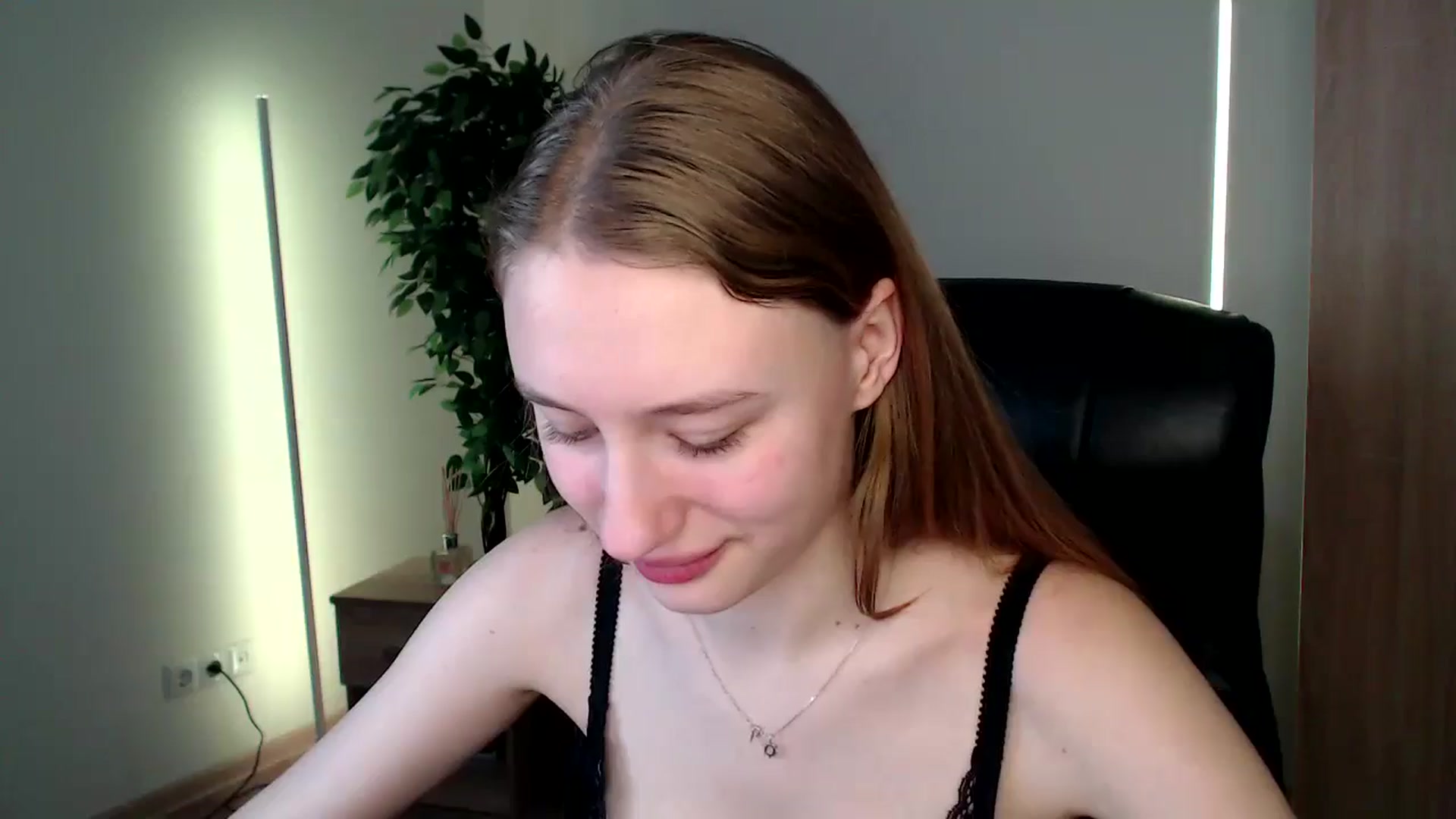Gallery image thumbnail from HaleyVixen's myfreecams stream on, 12/23/2024, 11:09 image 3 of 20