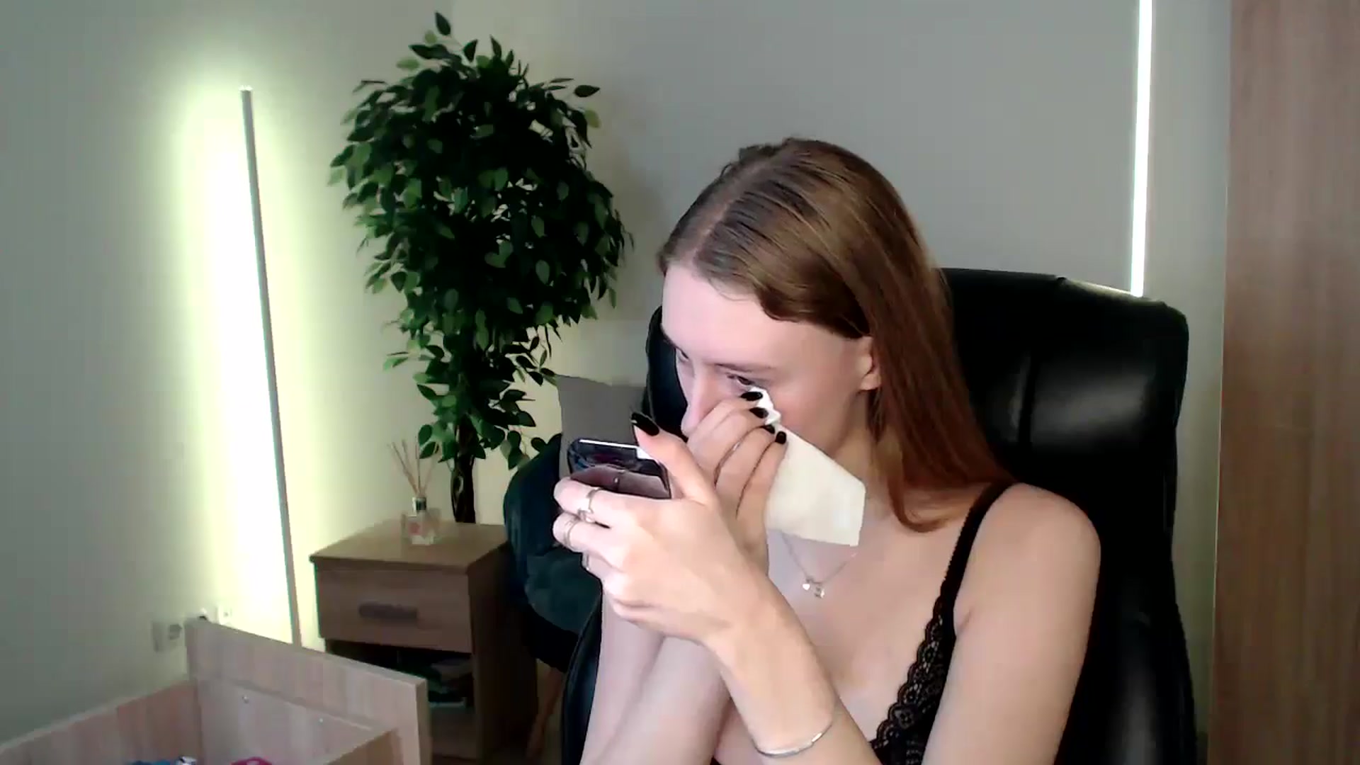 Gallery image thumbnail from HaleyVixen's myfreecams stream on, 12/23/2024, 12:37 image 18 of 20
