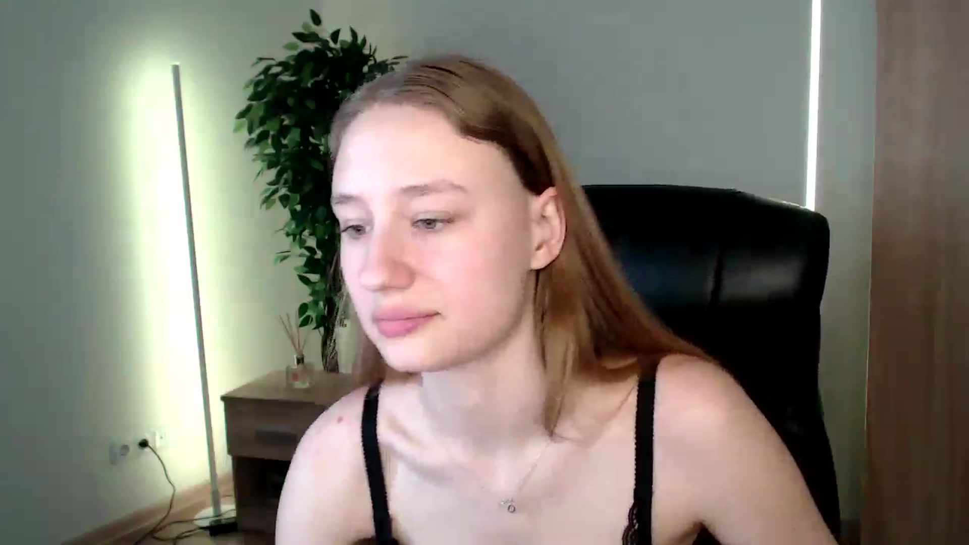 Gallery image thumbnail from HaleyVixen's myfreecams stream on, 12/23/2024, 12:37 image 13 of 20