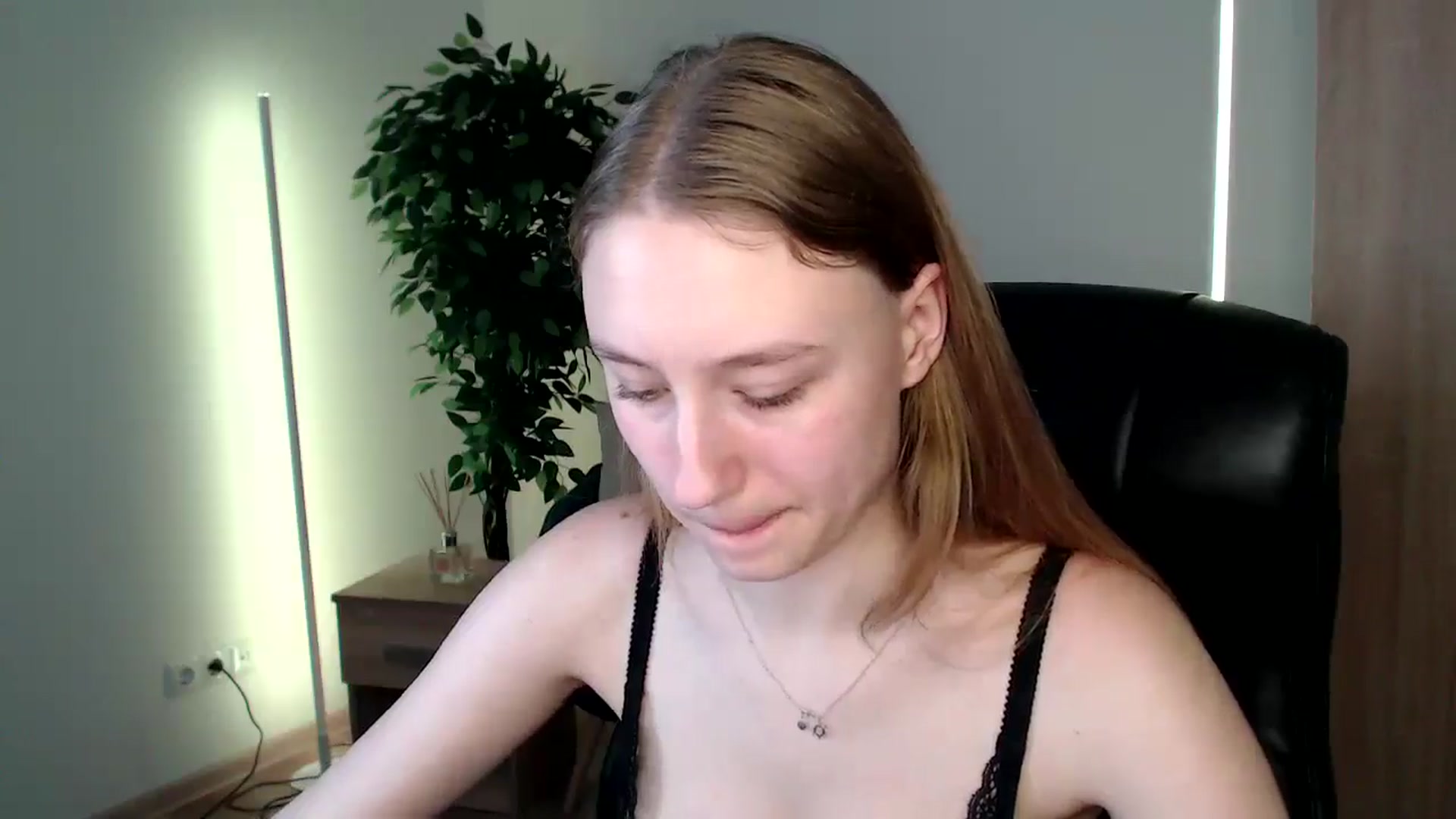 Gallery image thumbnail from HaleyVixen's myfreecams stream on, 12/23/2024, 12:37 image 20 of 20