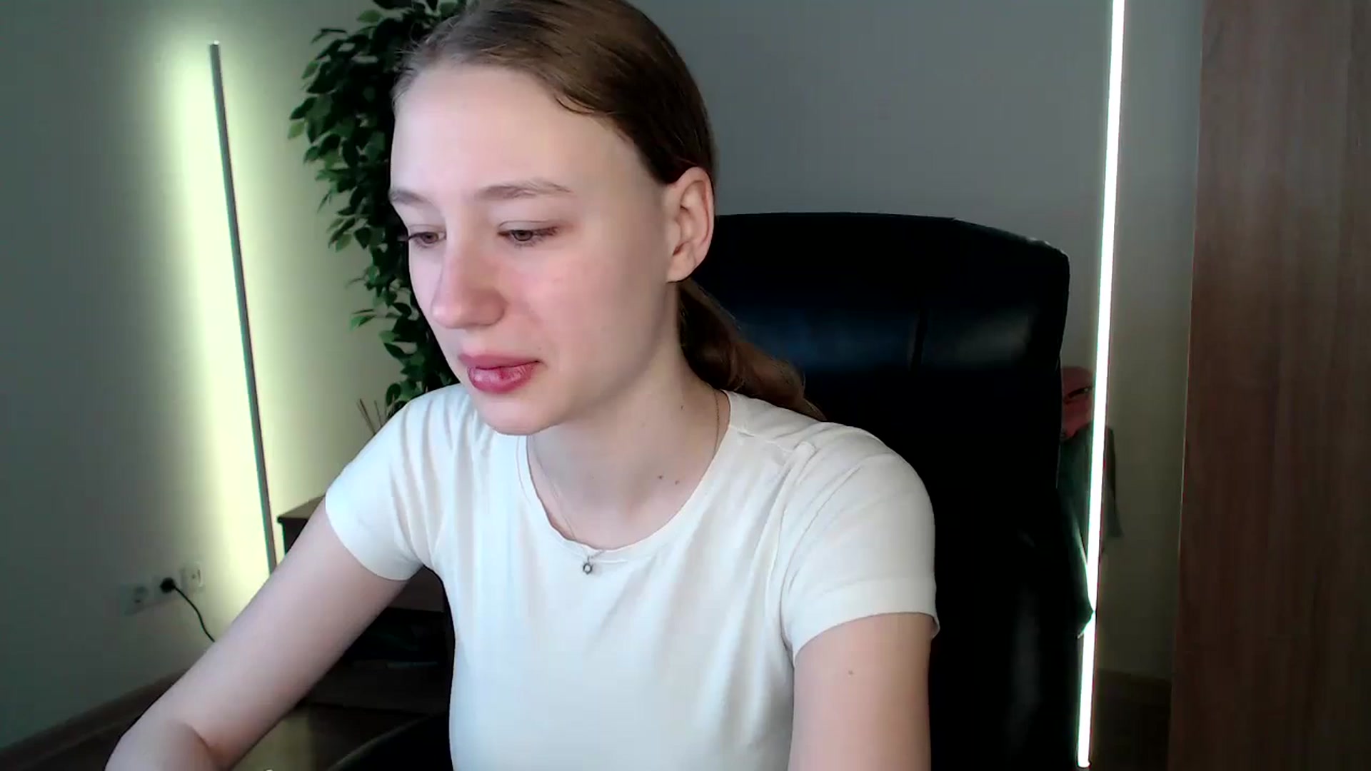 Gallery image thumbnail from HaleyVixen's myfreecams stream on, 12/24/2024, 09:13 image 13 of 20