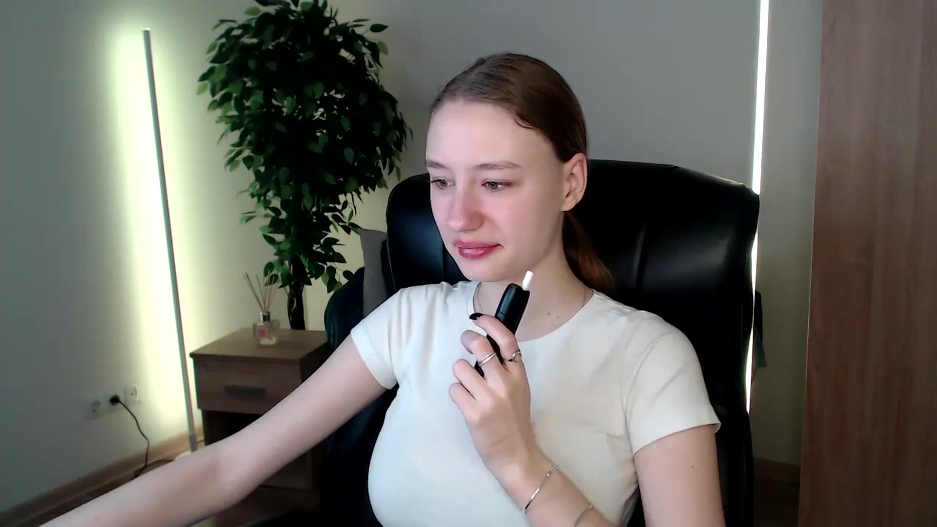 Gallery image thumbnail from HaleyVixen's myfreecams stream on, 12/24/2024, 09:13 image 18 of 20