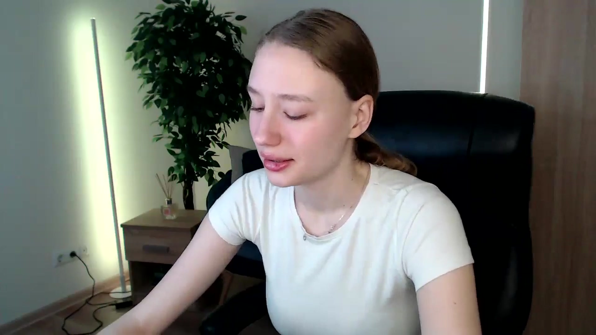 Gallery image thumbnail from HaleyVixen's myfreecams stream on, 12/24/2024, 10:18 image 4 of 20