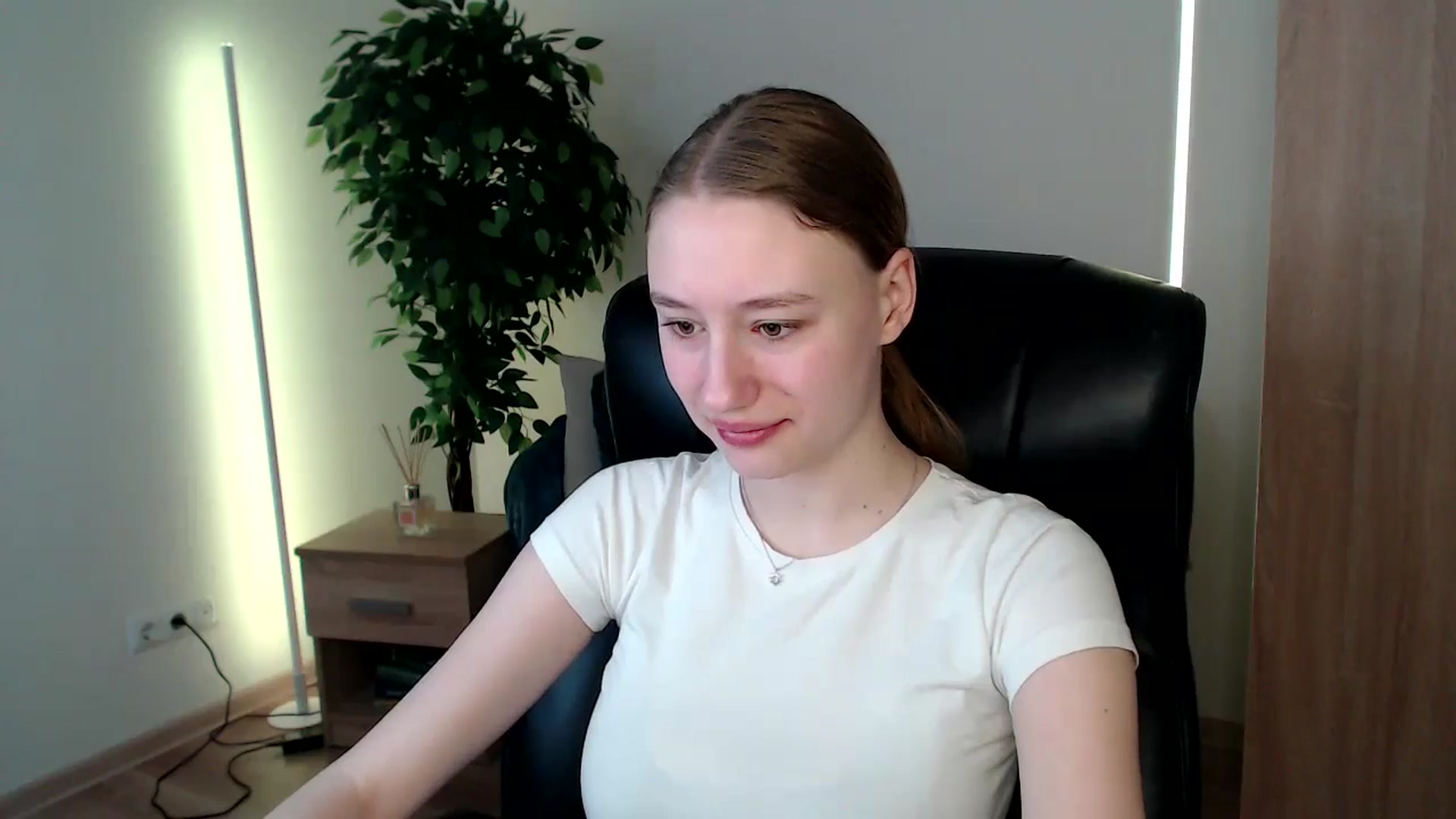 Gallery image thumbnail from HaleyVixen's myfreecams stream on, 12/24/2024, 10:18 image 5 of 20