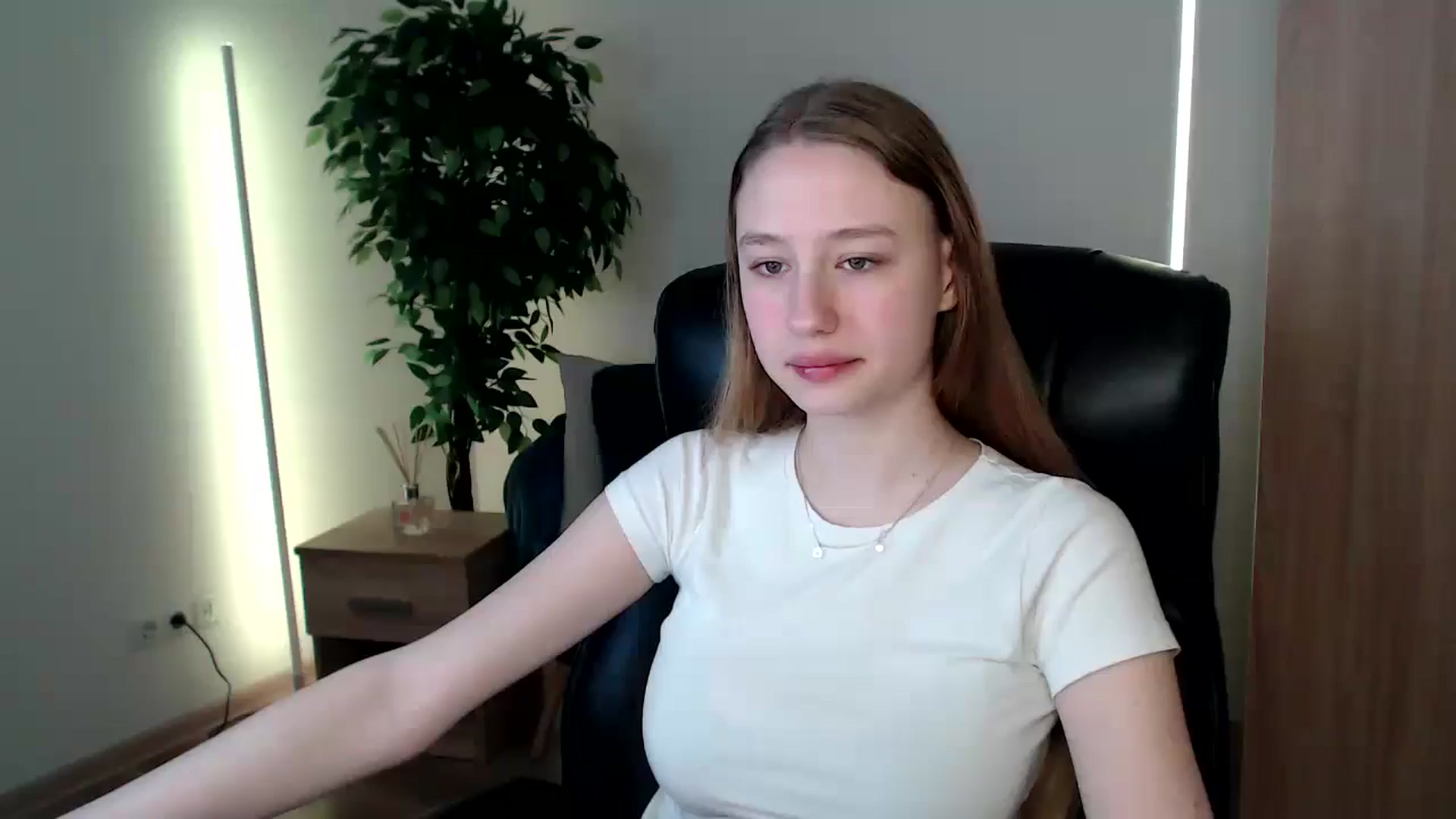 Gallery image thumbnail from HaleyVixen's myfreecams stream on, 12/24/2024, 11:41 image 1 of 20