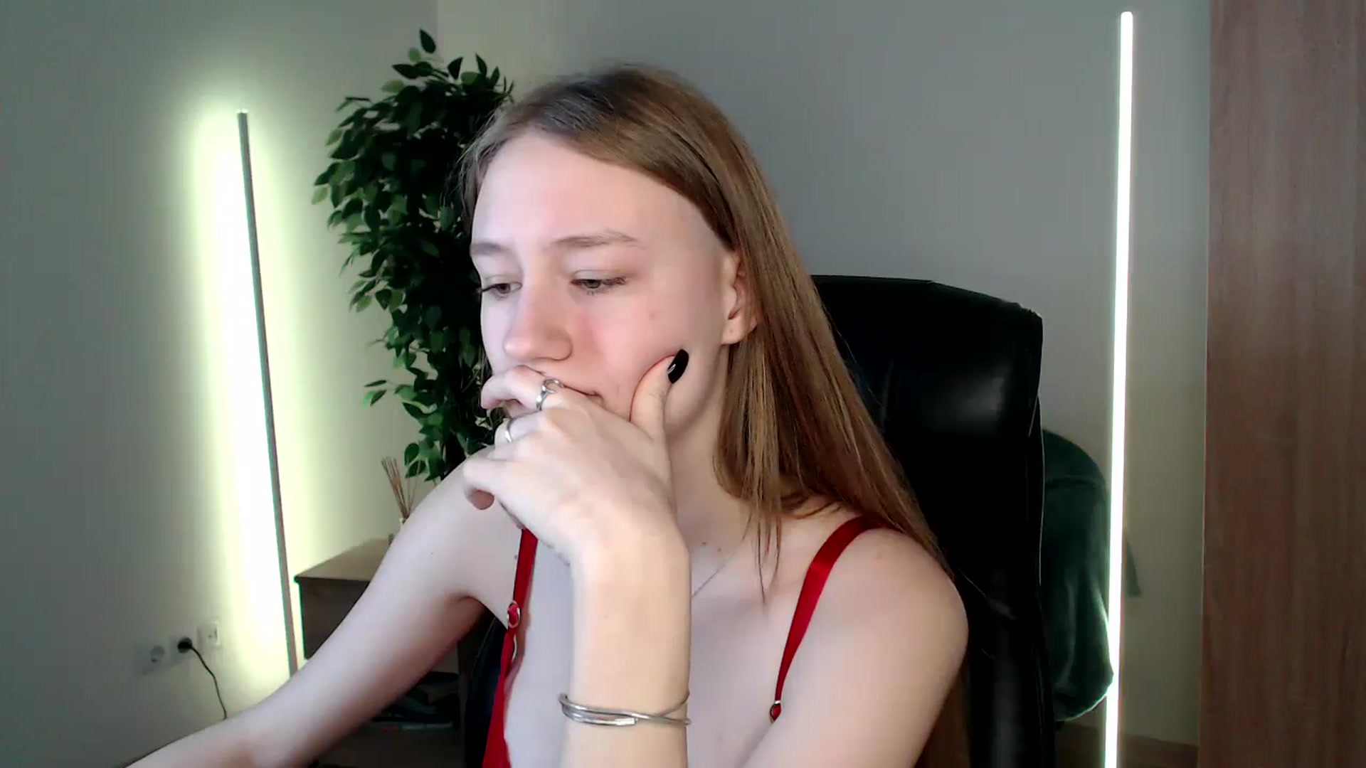 Gallery image thumbnail from HaleyVixen's myfreecams stream on, 12/25/2024, 09:31 image 2 of 20