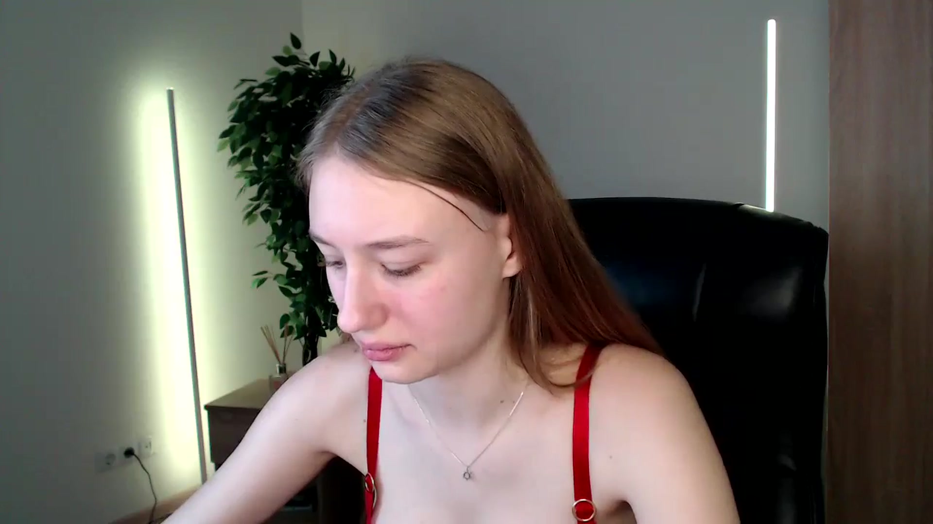 Gallery image thumbnail from HaleyVixen's myfreecams stream on, 12/25/2024, 10:14 image 9 of 20
