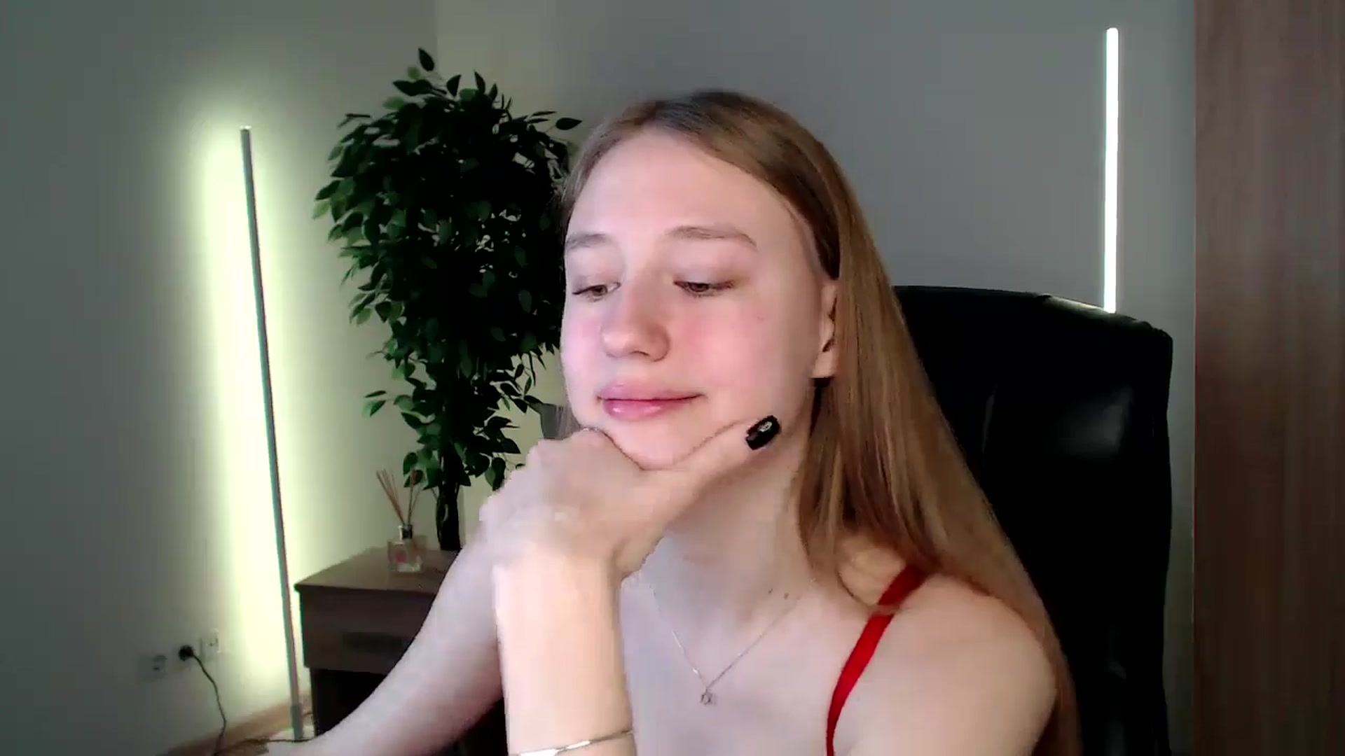 Gallery image thumbnail from HaleyVixen's myfreecams stream on, 12/25/2024, 10:14 image 11 of 20