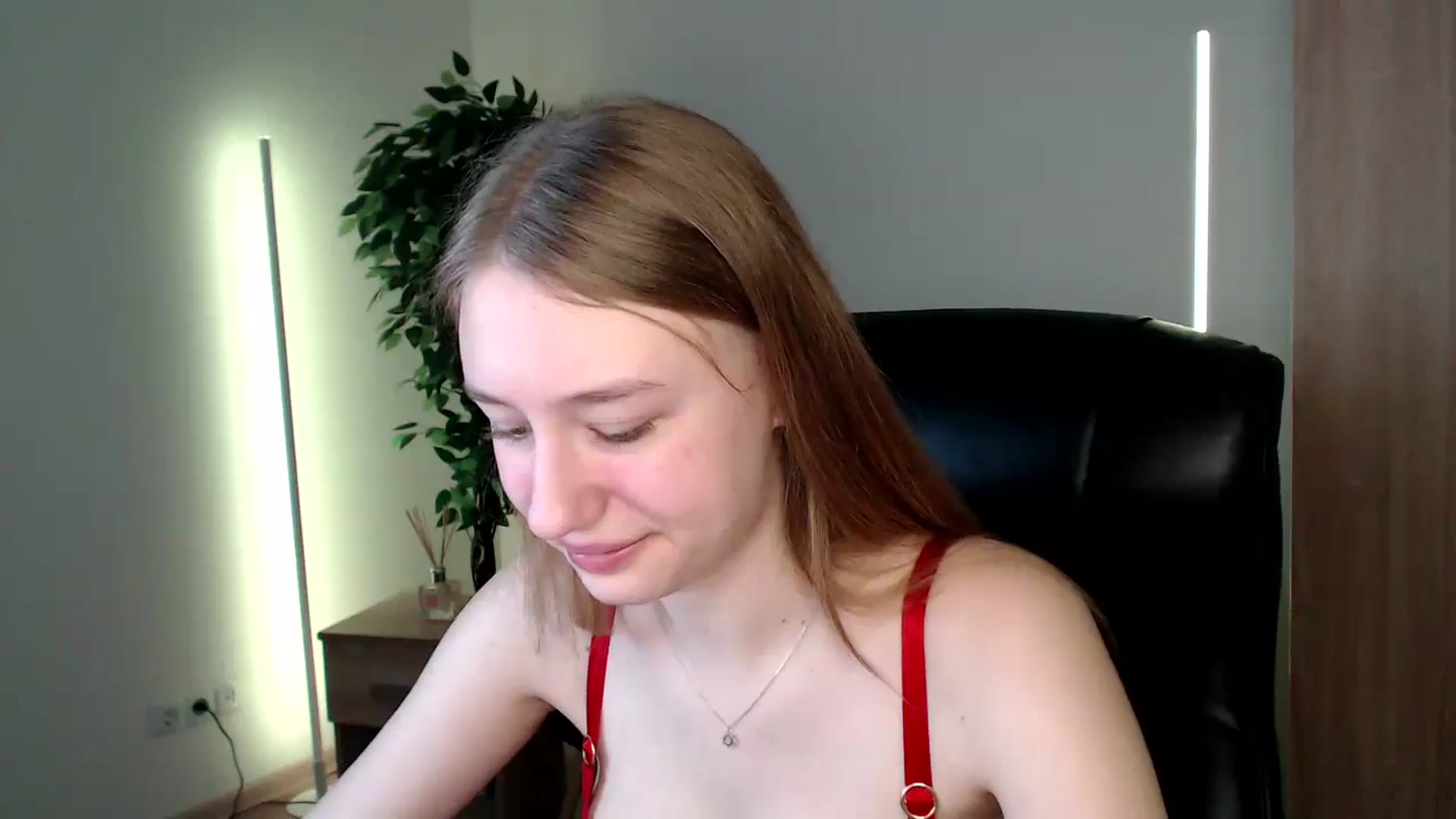 Gallery image thumbnail from HaleyVixen's myfreecams stream on, 12/25/2024, 10:14 image 16 of 20