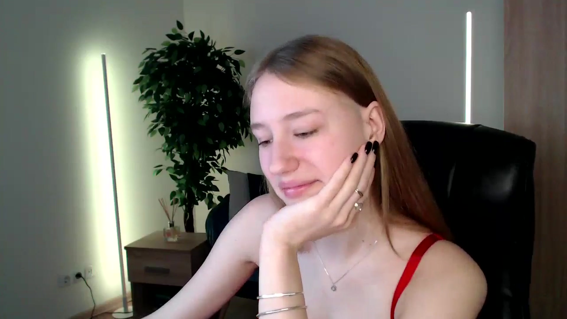 Gallery image thumbnail from HaleyVixen's myfreecams stream on, 12/25/2024, 10:14 image 4 of 20