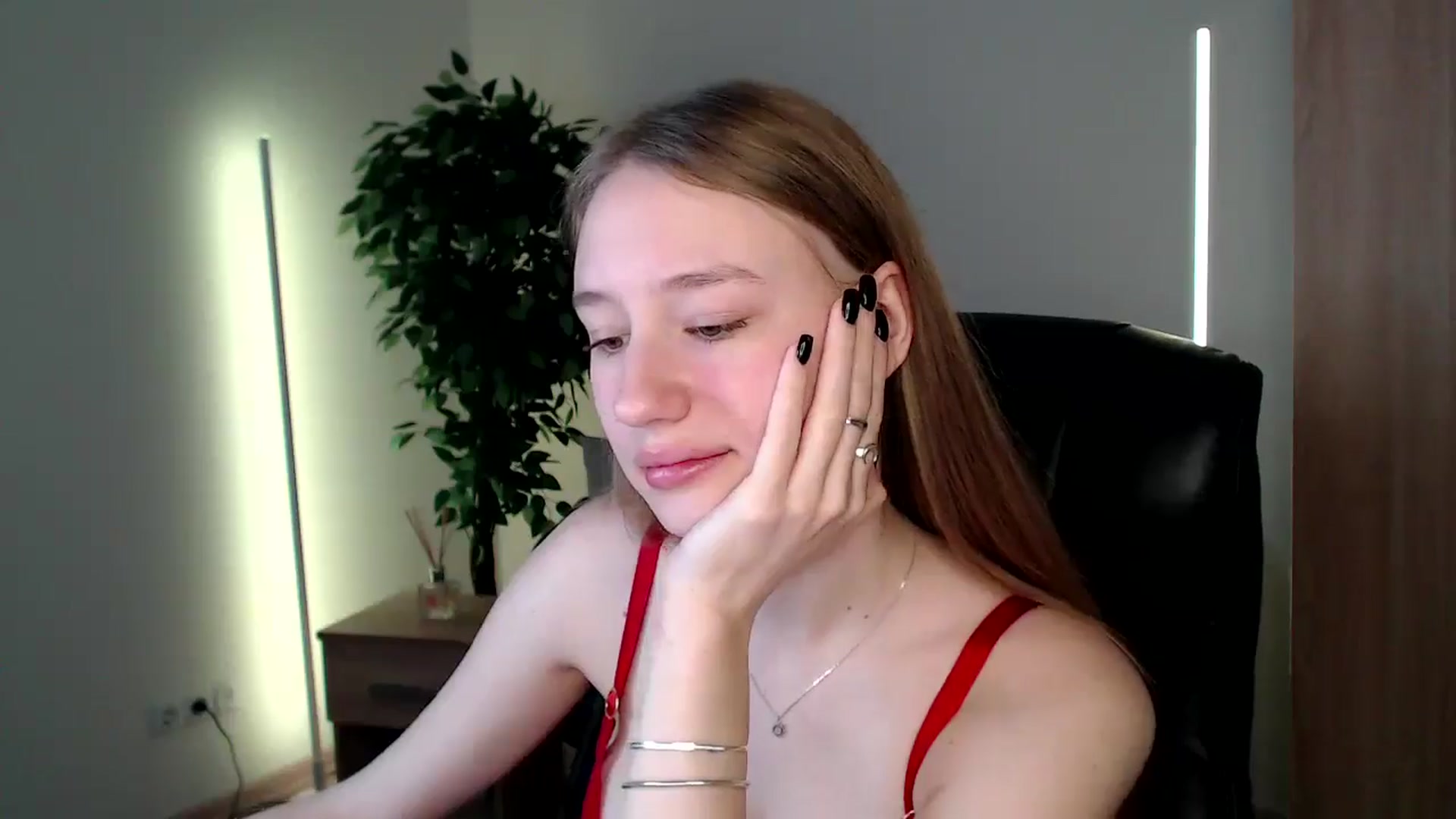 Gallery image thumbnail from HaleyVixen's myfreecams stream on, 12/25/2024, 10:14 image 12 of 20