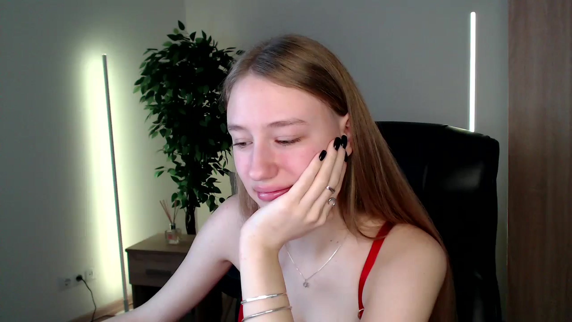 Gallery image thumbnail from HaleyVixen's myfreecams stream on, 12/25/2024, 10:14 image 8 of 20