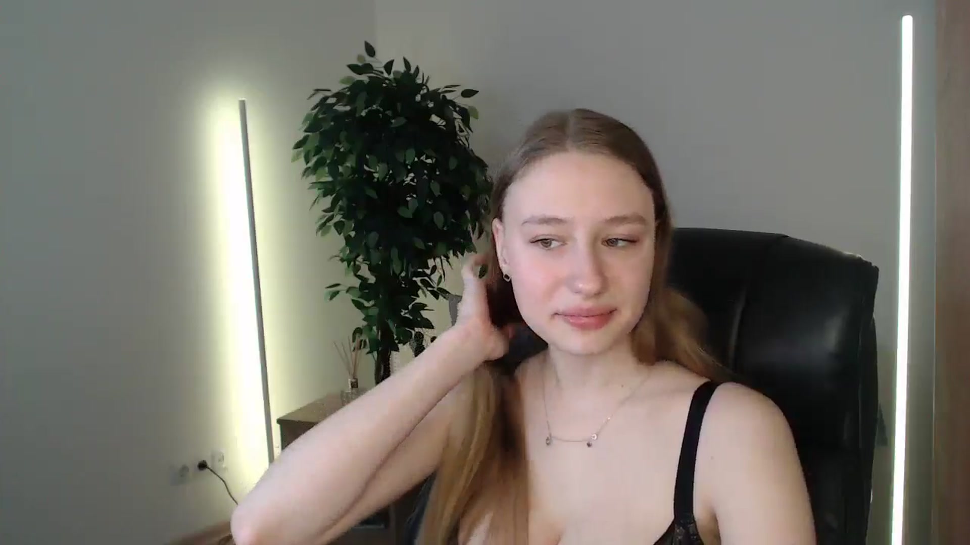 Gallery image thumbnail from HaleyVixen's myfreecams stream on, 01/04/2025, 10:58 image 6 of 20