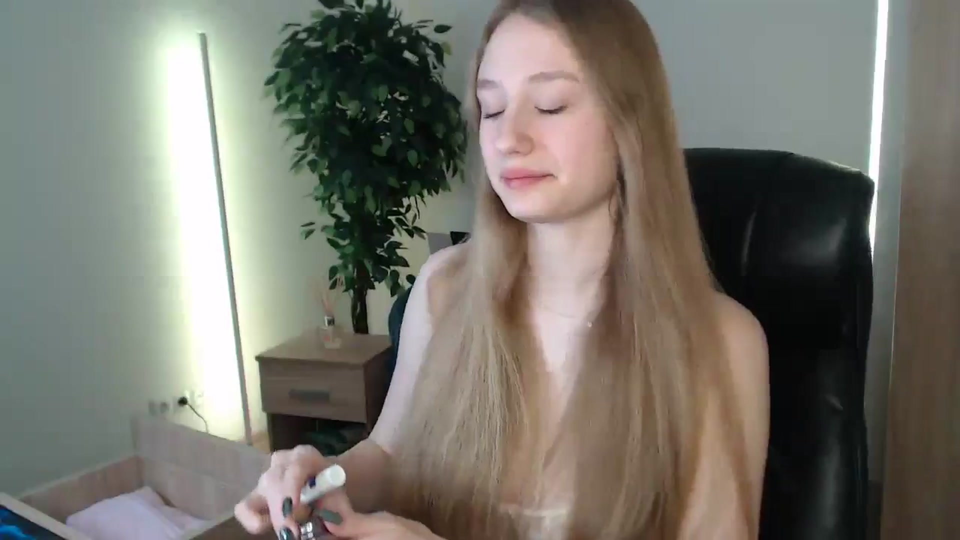Gallery image thumbnail from HaleyVixen's myfreecams stream on, 01/05/2025, 09:49 image 18 of 20