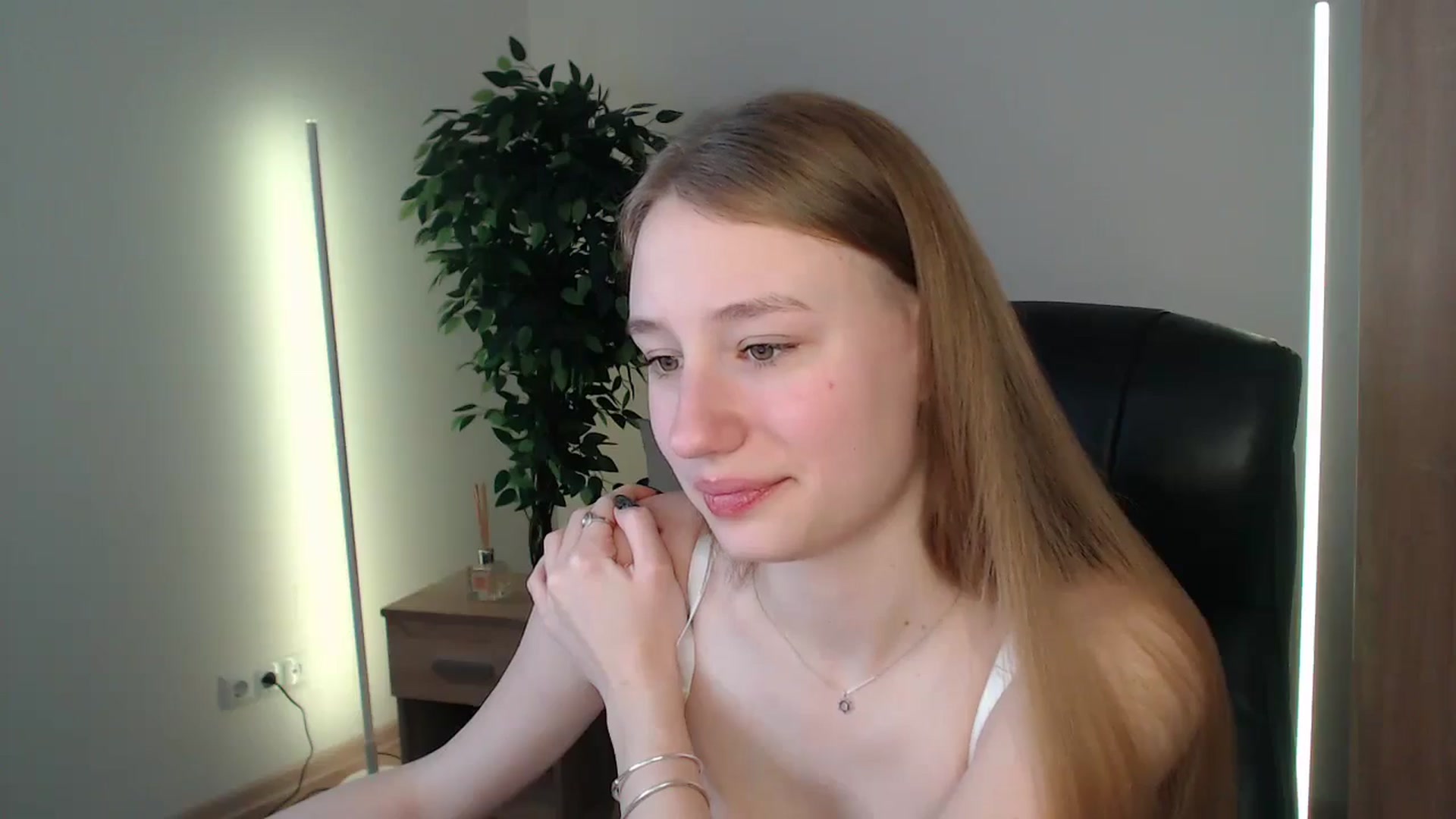 Gallery image thumbnail from HaleyVixen's myfreecams stream on, 01/05/2025, 12:24 image 20 of 20