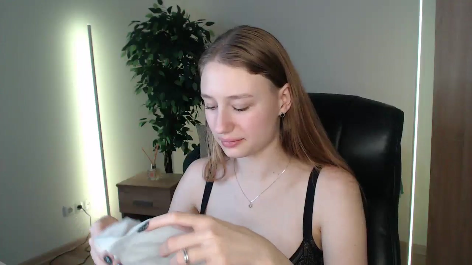 Gallery image thumbnail from HaleyVixen's myfreecams stream on, 01/07/2025, 14:53 image 17 of 20
