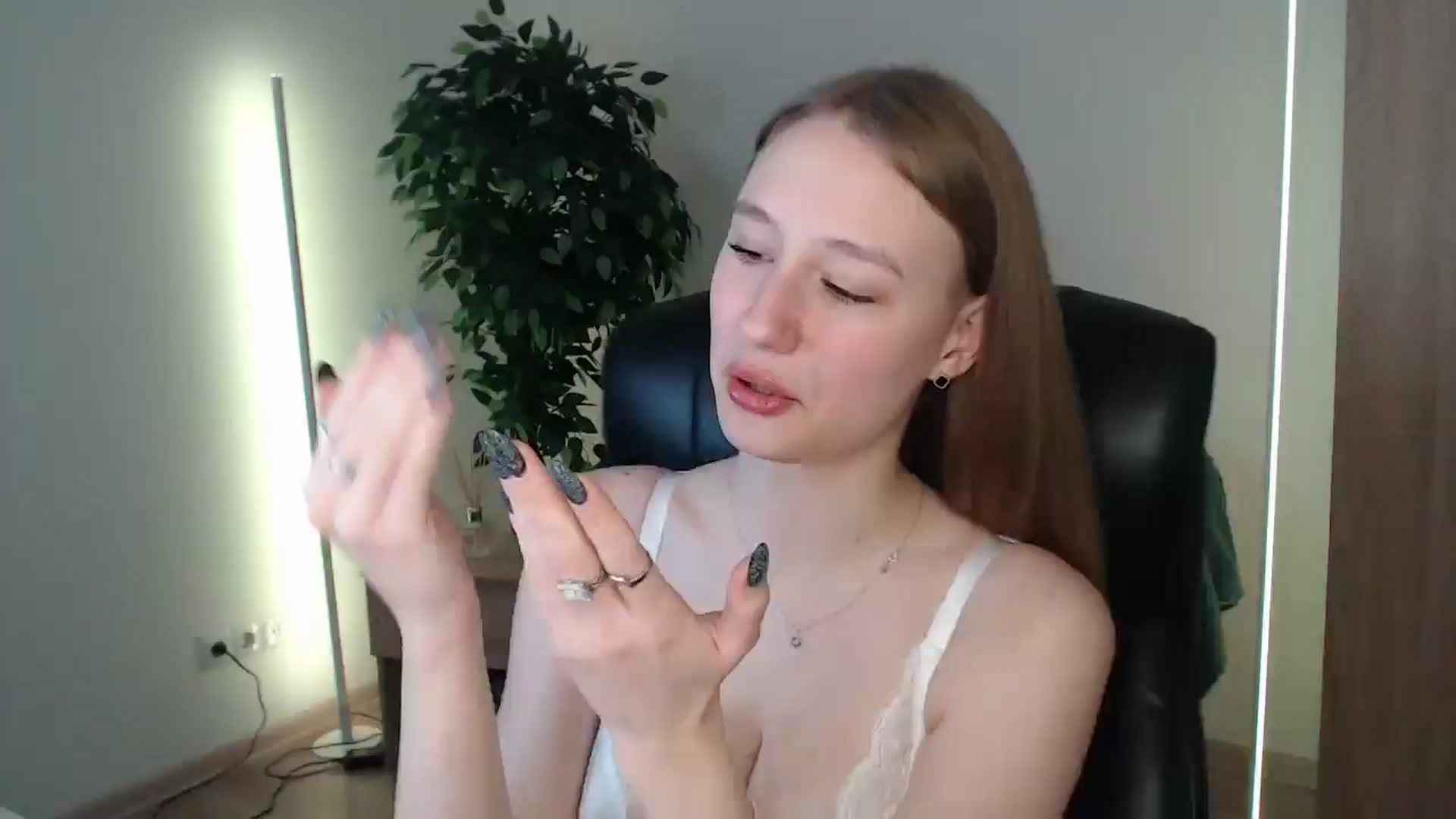 Gallery image thumbnail from HaleyVixen's myfreecams stream on, 01/08/2025, 10:02 image 11 of 20