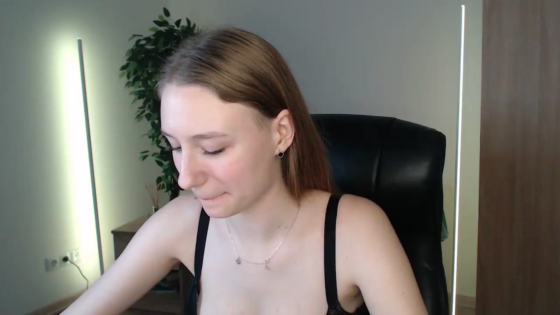 Gallery image thumbnail from HaleyVixen's myfreecams stream on, 01/10/2025, 12:41 image 7 of 20
