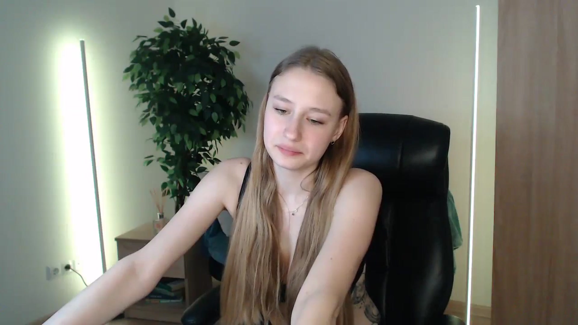 Gallery image thumbnail from HaleyVixen's myfreecams stream on, 01/10/2025, 12:41 image 12 of 20