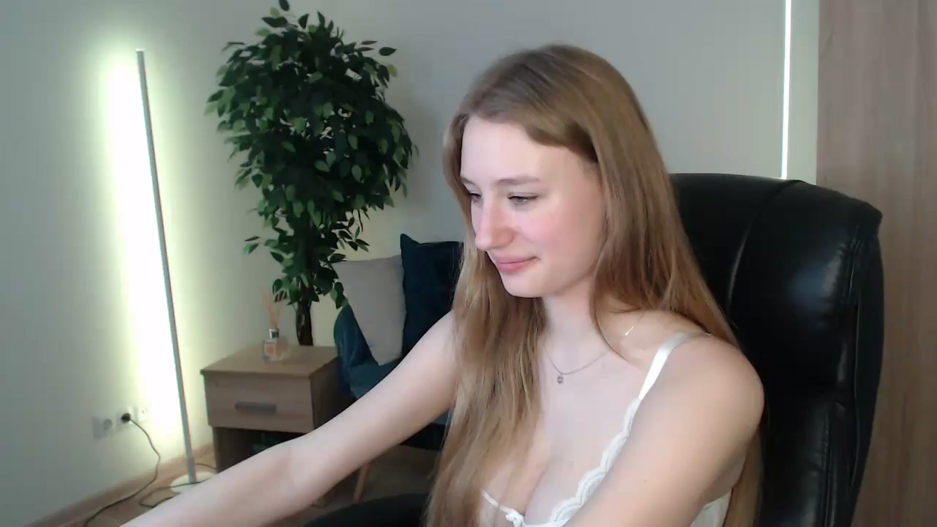 Gallery image thumbnail from HaleyVixen's myfreecams stream on, 01/11/2025, 11:57 image 1 of 20