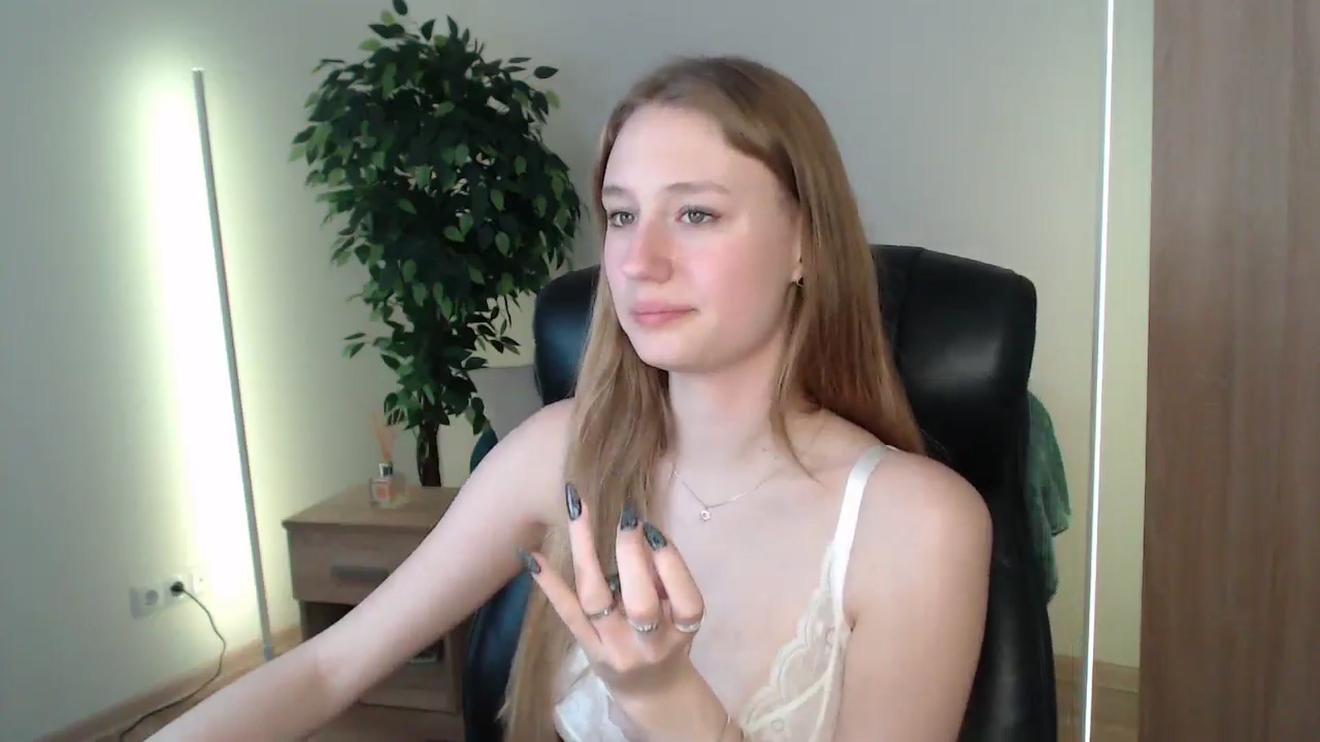 Gallery image thumbnail from HaleyVixen's myfreecams stream on, 01/11/2025, 11:57 image 12 of 20