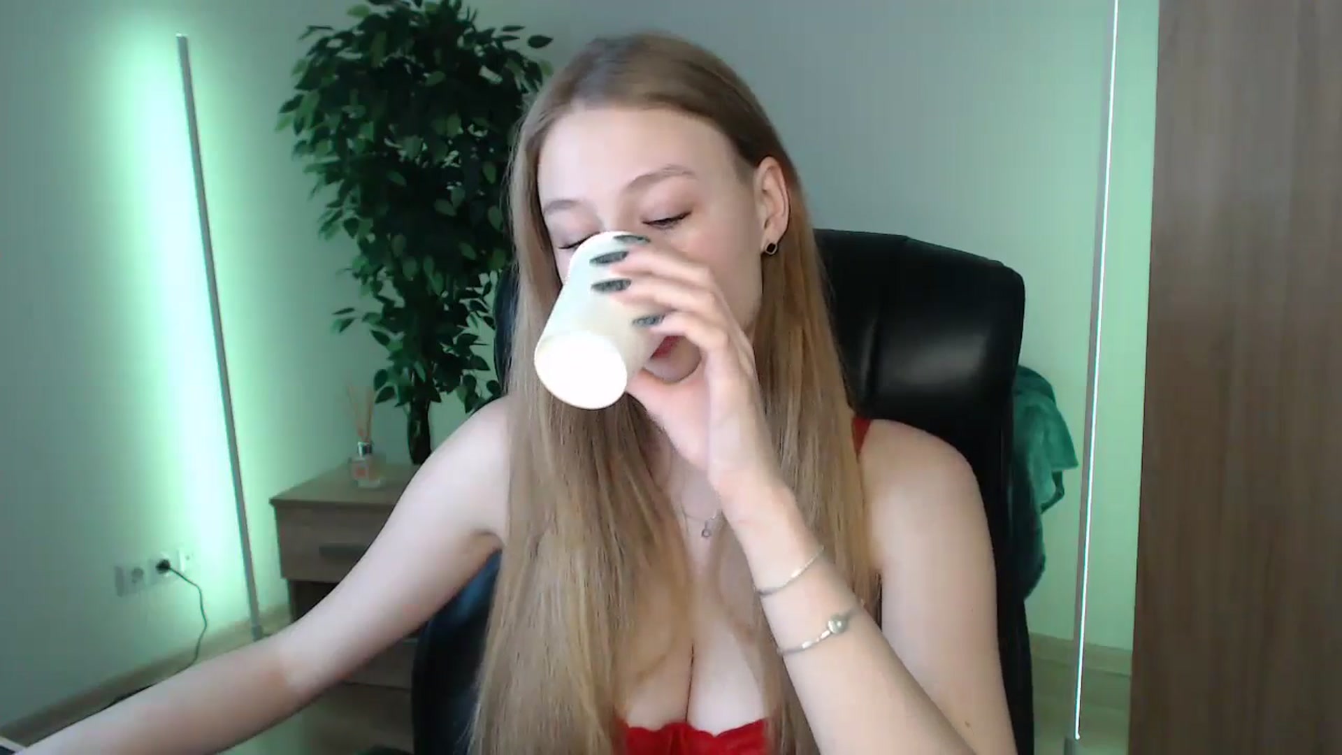 Gallery image thumbnail from HaleyVixen's myfreecams stream on, 01/13/2025, 11:24 image 9 of 20