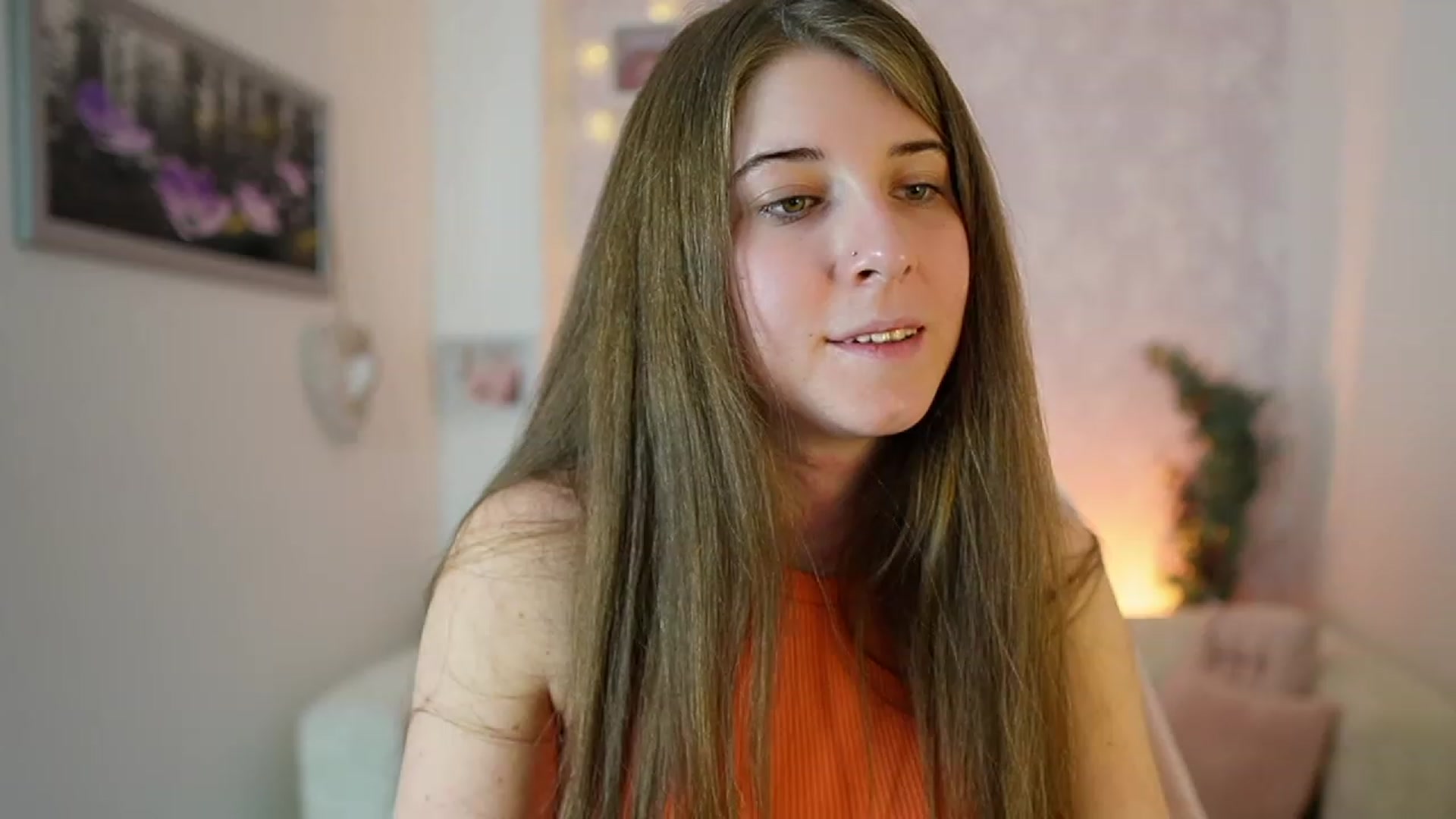 Gallery image thumbnail from Haley_Reed18's myfreecams stream on, 12/18/2023, 16:58 image 18 of 20