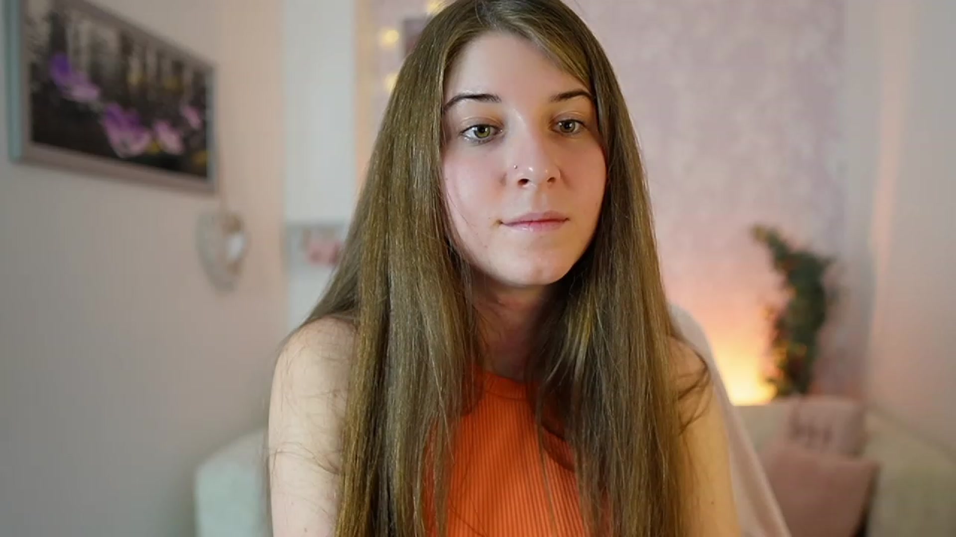 Gallery image thumbnail from Haley_Reed18's myfreecams stream on, 12/18/2023, 16:58 image 12 of 20