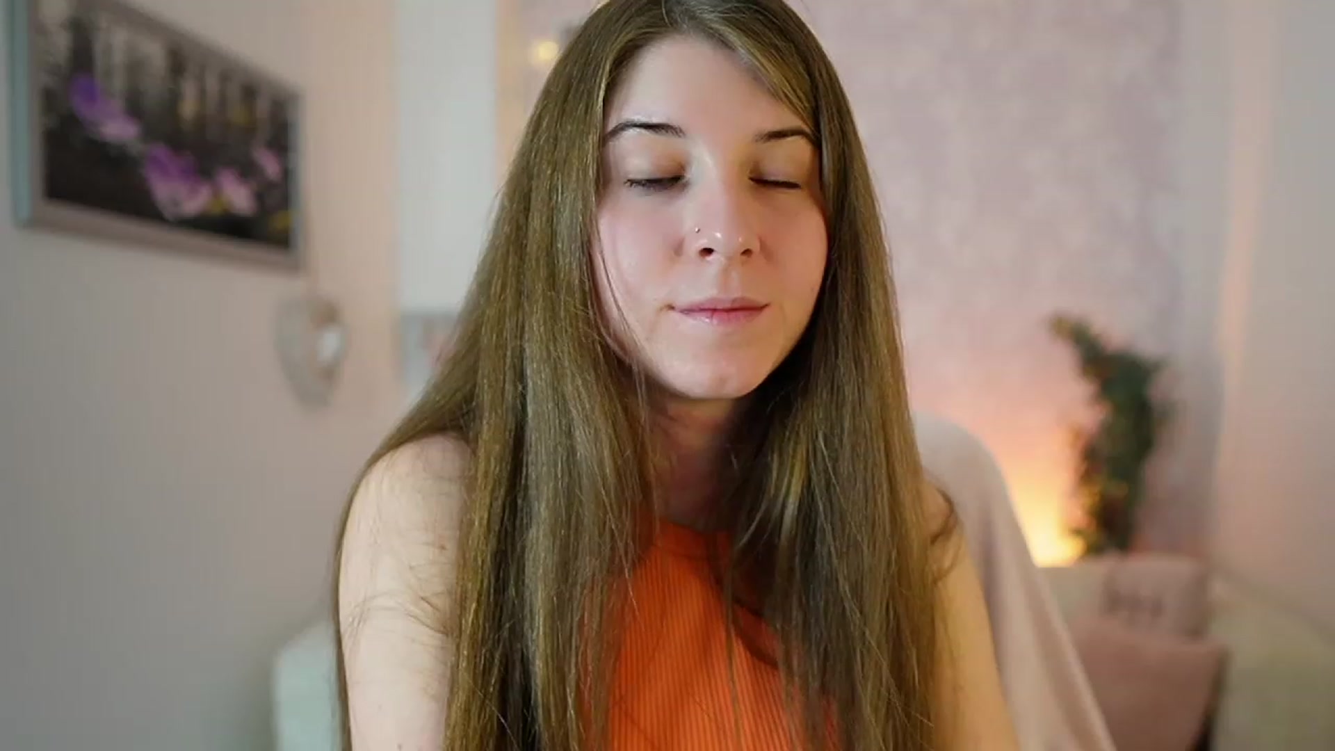 Gallery image thumbnail from Haley_Reed18's myfreecams stream on, 12/18/2023, 16:58 image 10 of 20