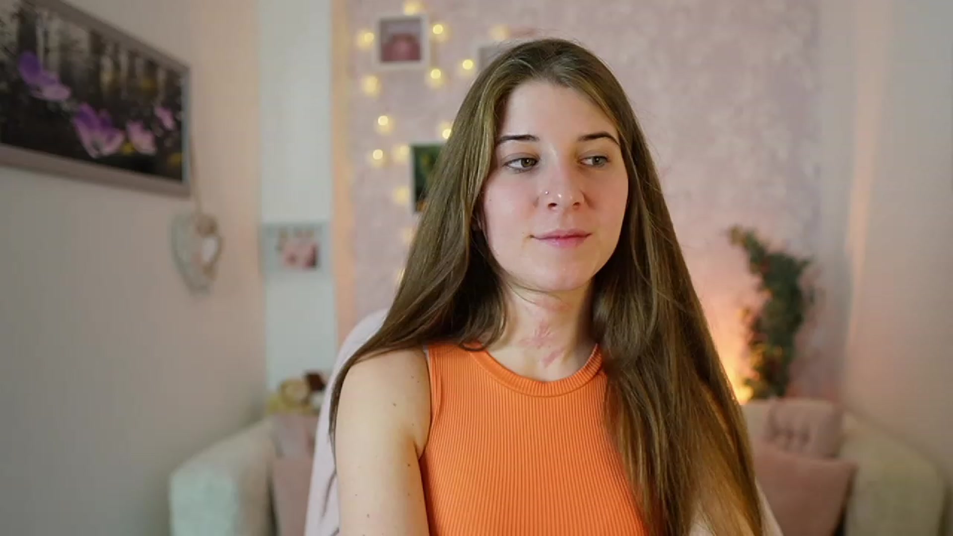 Gallery image thumbnail from Haley_Reed18's myfreecams stream on, 12/18/2023, 18:21 image 17 of 20