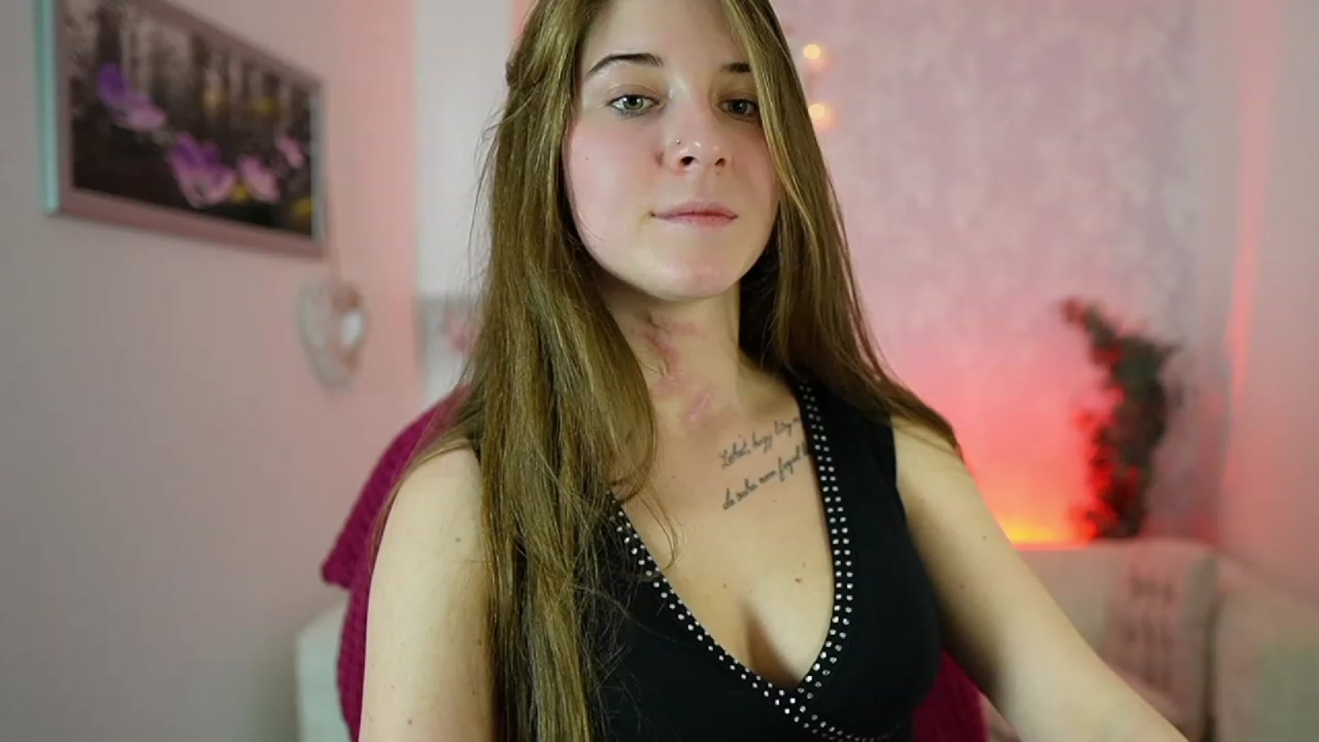 Gallery image thumbnail from Haley_Reed18's myfreecams stream on, 12/20/2023, 16:26 image 14 of 20