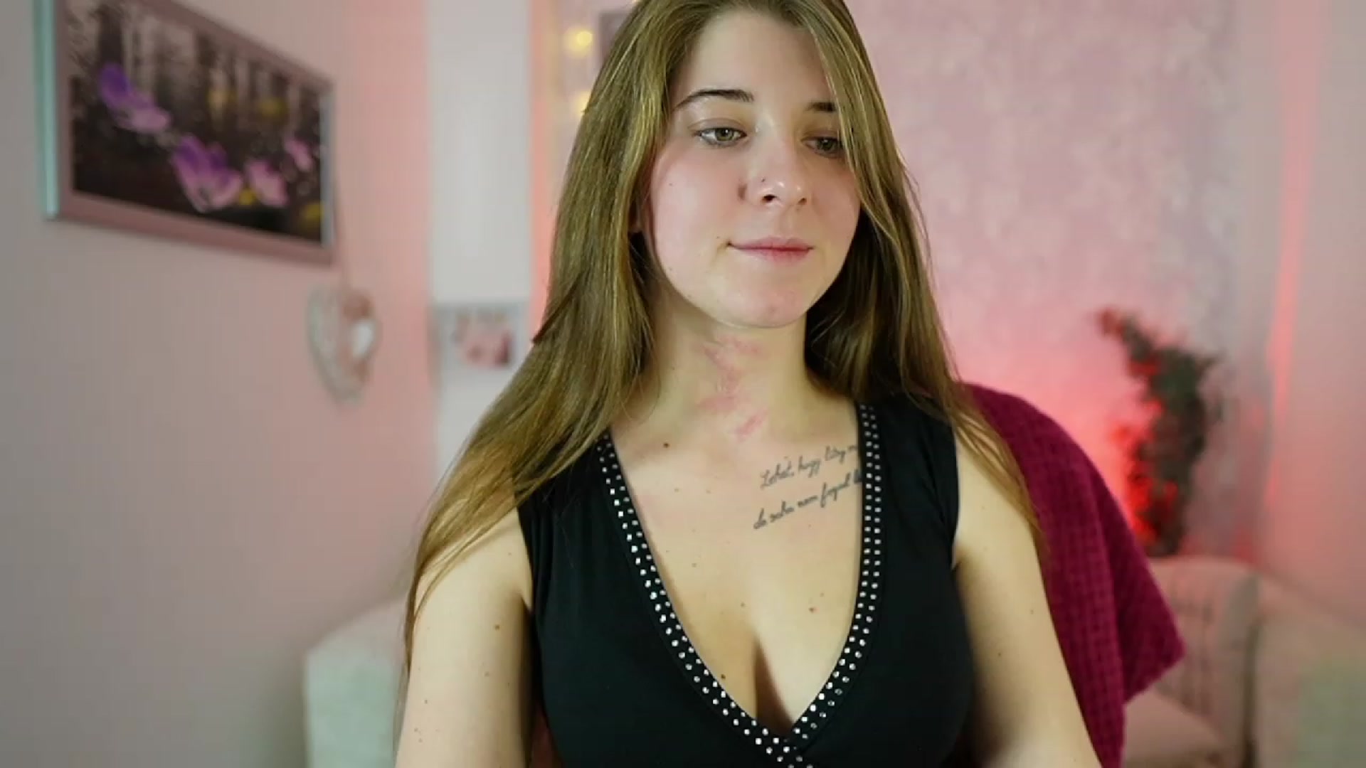 Gallery image thumbnail from Haley_Reed18's myfreecams stream on, 12/20/2023, 16:26 image 1 of 20