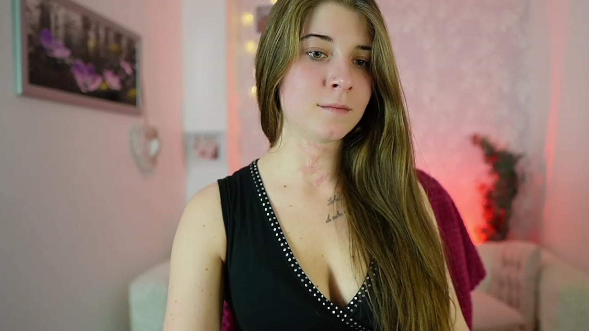 Gallery image thumbnail from Haley_Reed18's myfreecams stream on, 12/20/2023, 16:26 image 8 of 20