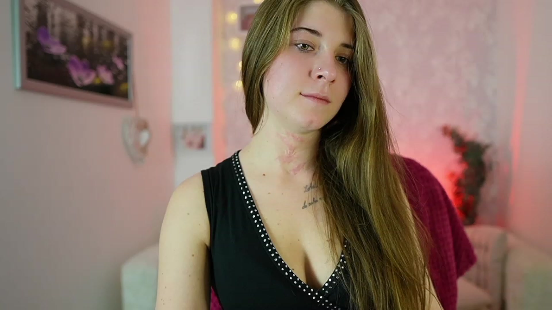 Gallery image thumbnail from Haley_Reed18's myfreecams stream on, 12/20/2023, 16:26 image 6 of 20