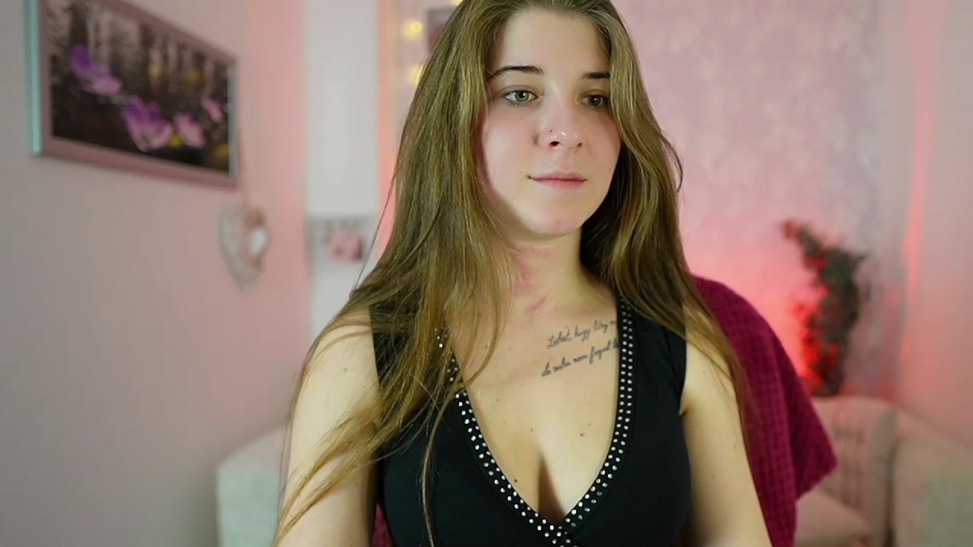 Gallery image thumbnail from Haley_Reed18's myfreecams stream on, 12/20/2023, 16:26 image 3 of 20