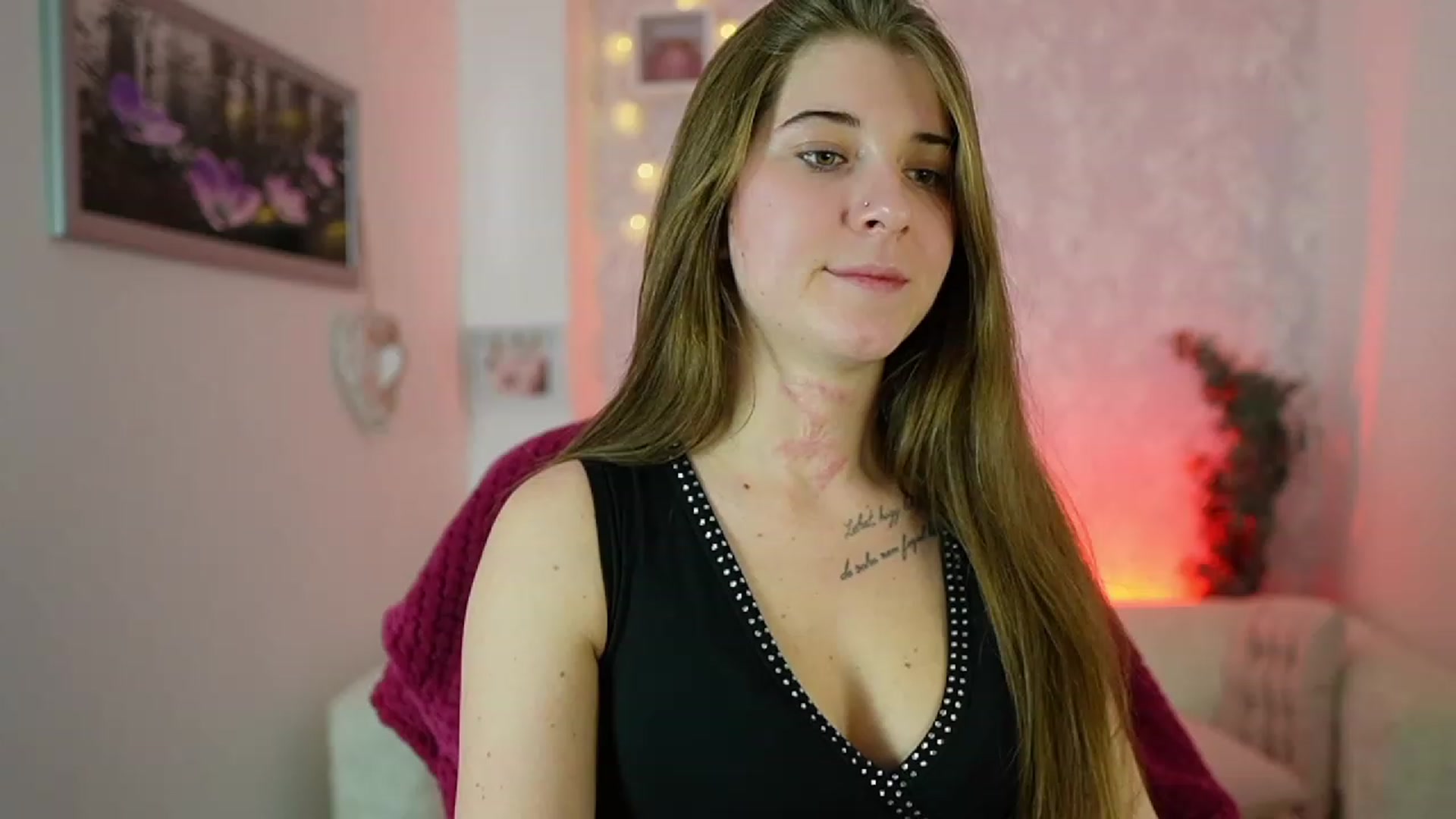 Gallery image thumbnail from Haley_Reed18's myfreecams stream on, 12/20/2023, 17:14 image 16 of 20