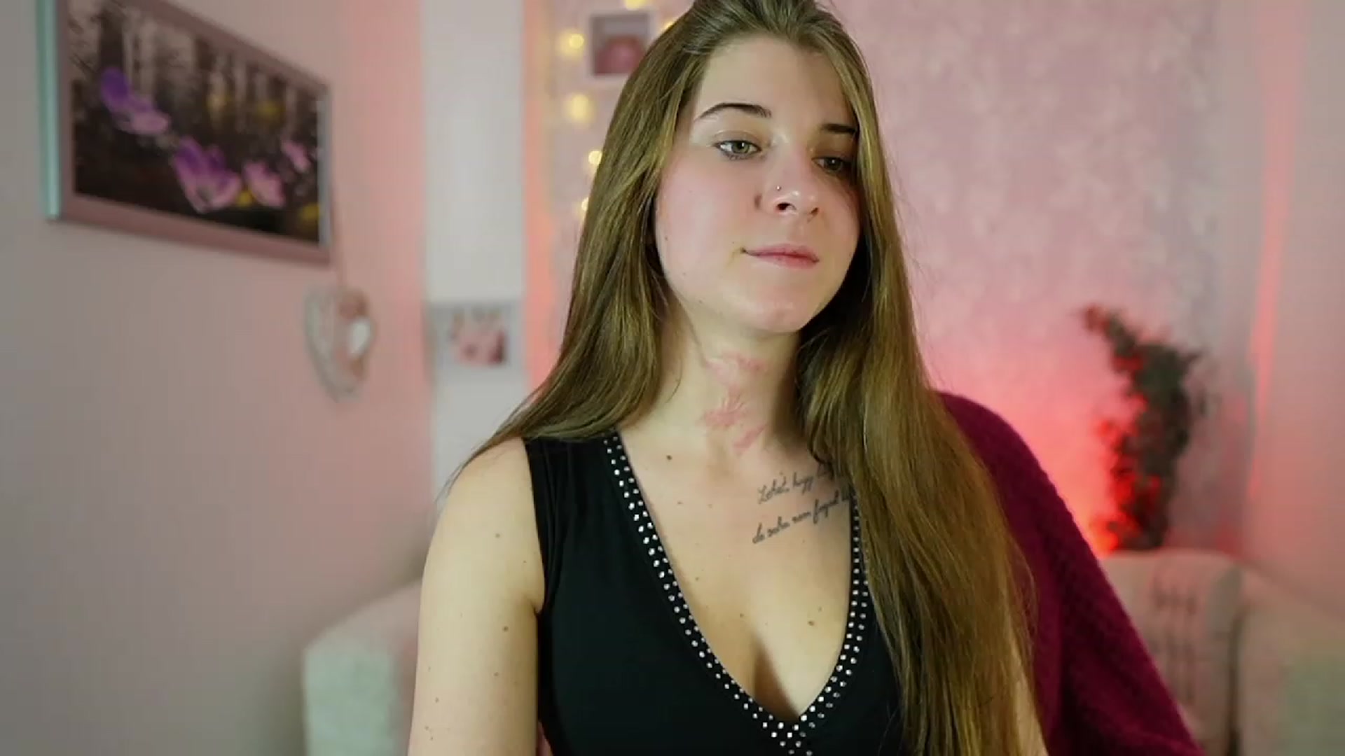 Gallery image thumbnail from Haley_Reed18's myfreecams stream on, 12/20/2023, 17:14 image 20 of 20