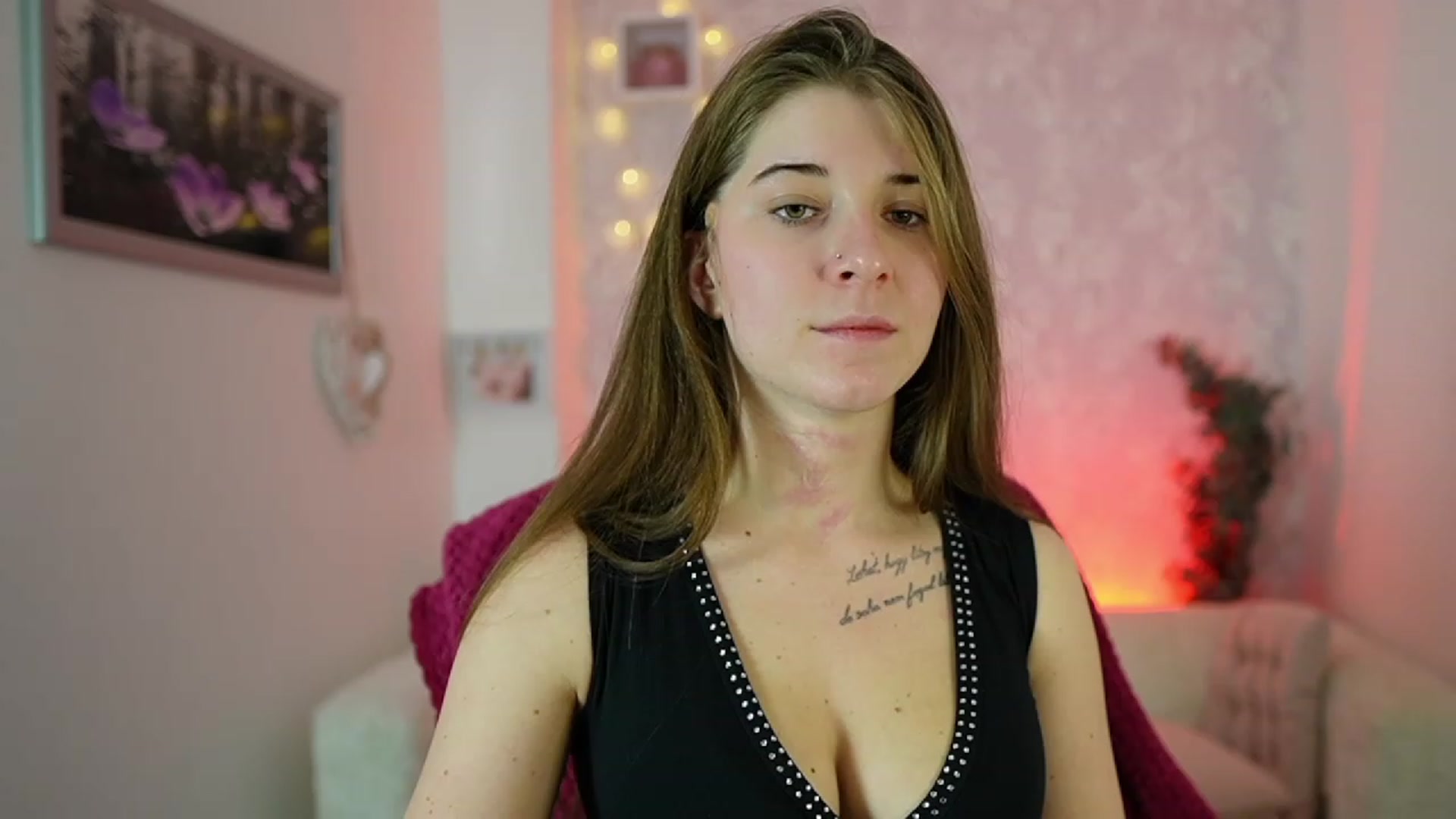 Gallery image thumbnail from Haley_Reed18's myfreecams stream on, 12/20/2023, 18:33 image 5 of 20