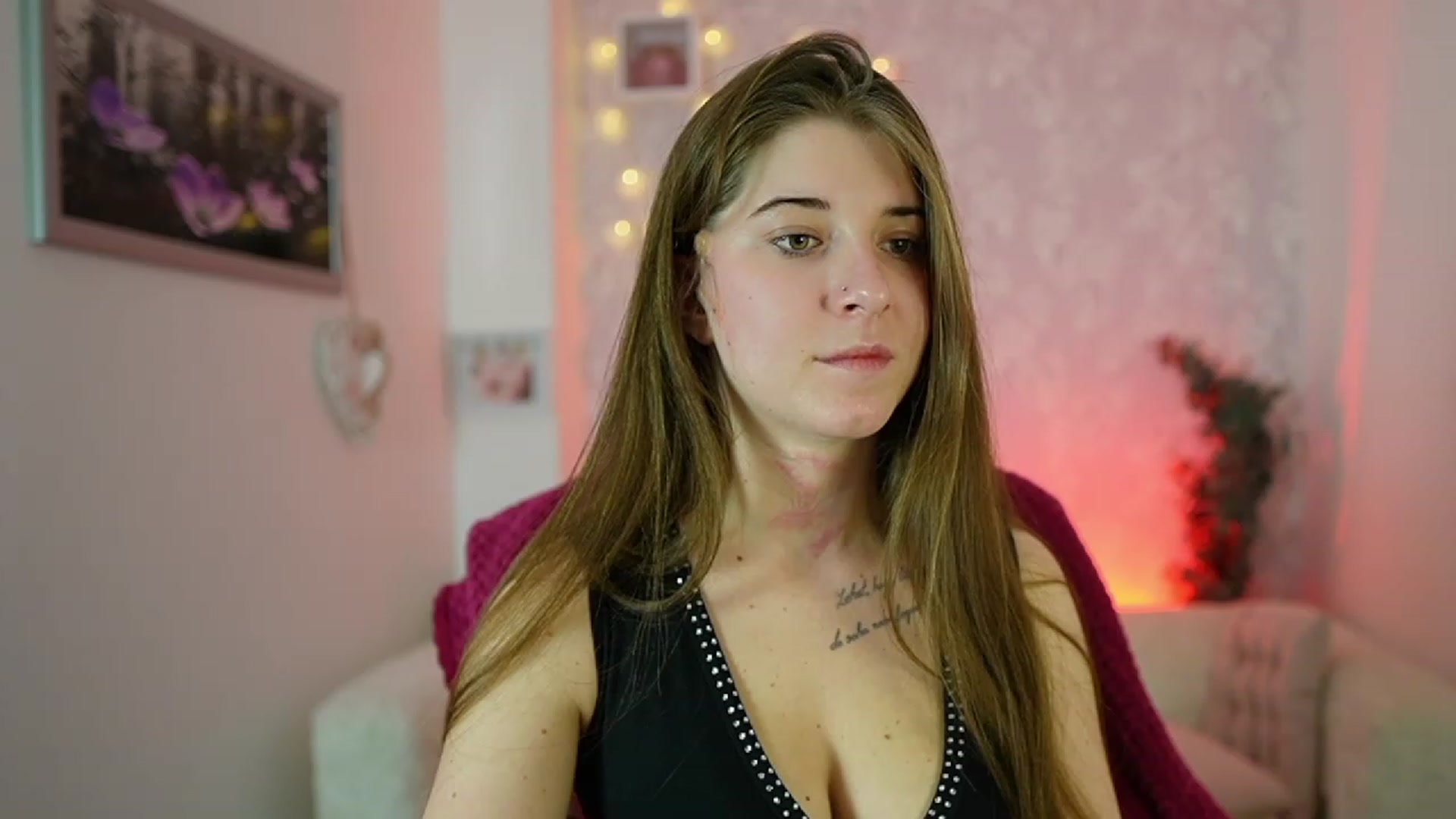 Gallery image thumbnail from Haley_Reed18's myfreecams stream on, 12/20/2023, 18:33 image 13 of 20