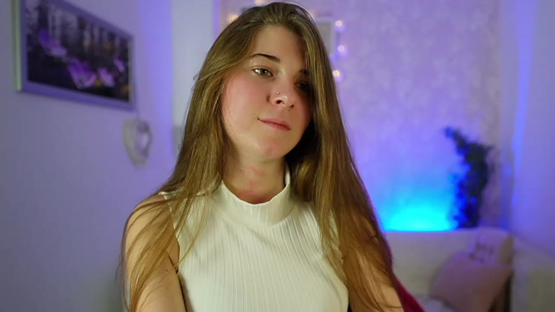 Gallery image thumbnail from Haley_Reed18's myfreecams stream on, 12/21/2023, 16:21 image 10 of 20