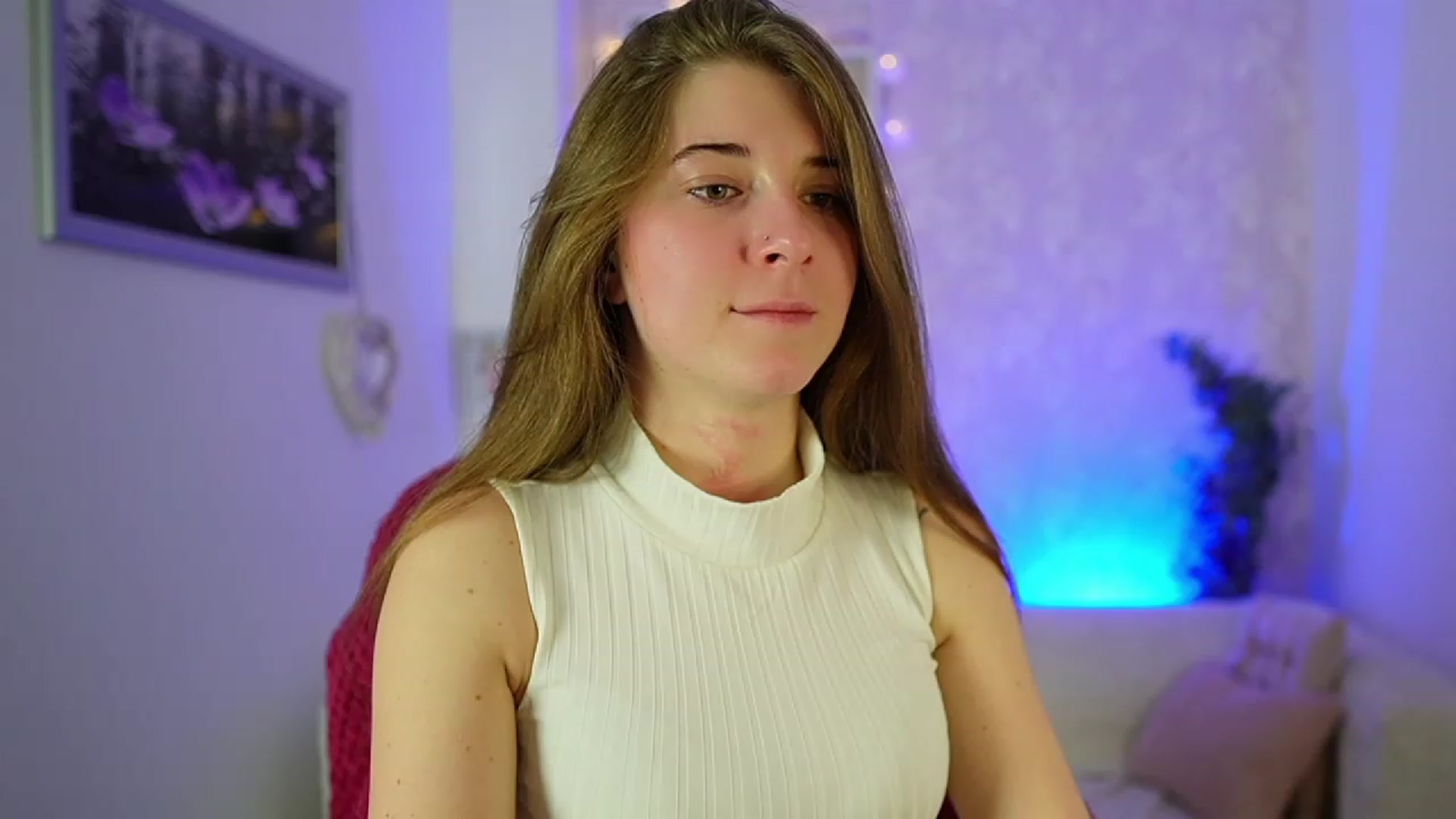 Gallery image thumbnail from Haley_Reed18's myfreecams stream on, 12/21/2023, 16:21 image 5 of 20