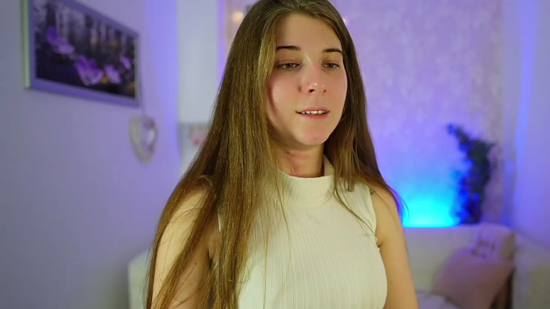 Gallery image thumbnail from Haley_Reed18's myfreecams stream on, 12/21/2023, 17:52 image 9 of 20