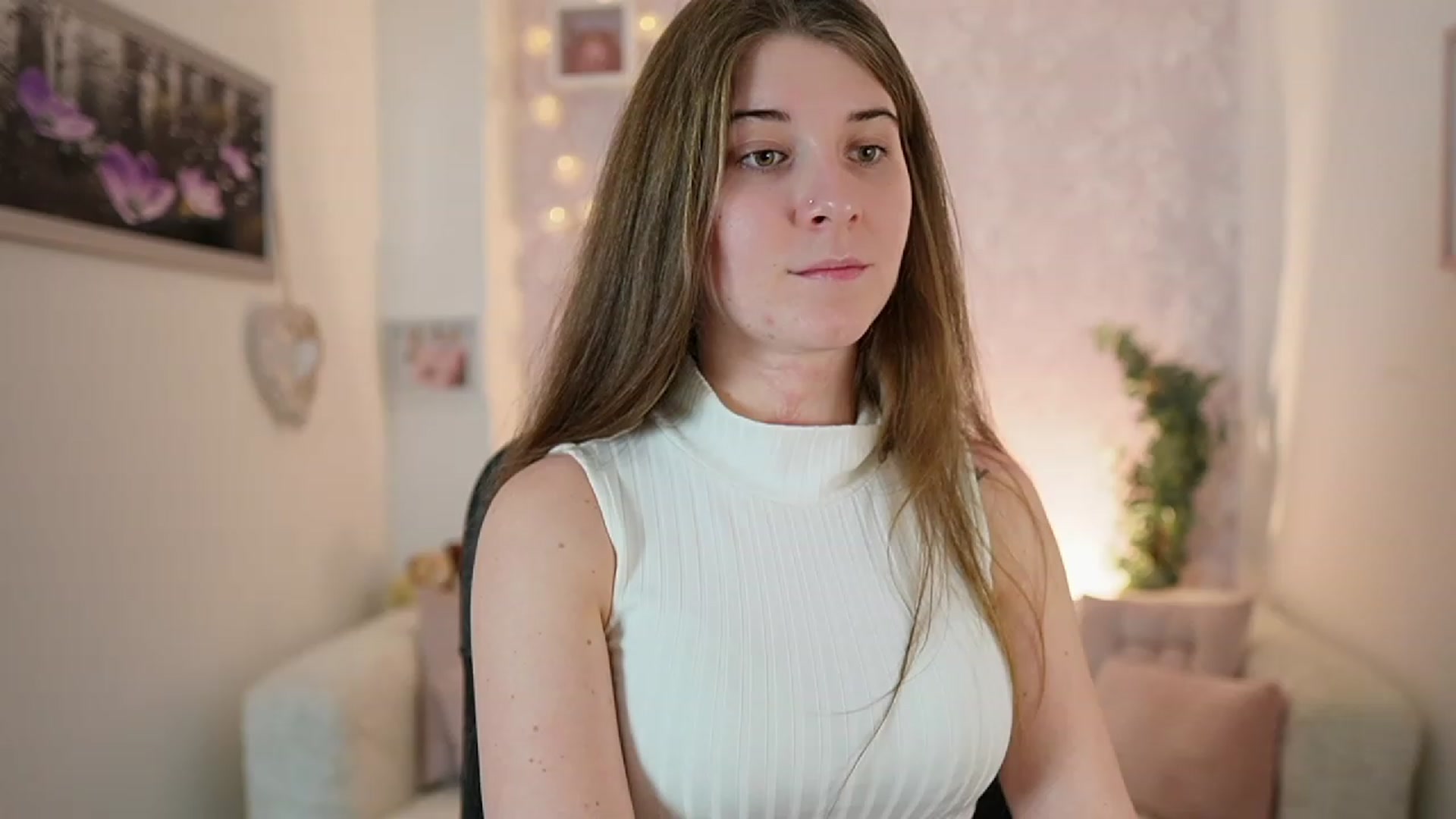 Gallery image thumbnail from Haley_Reed18's myfreecams stream on, 12/29/2023, 18:02 image 7 of 20