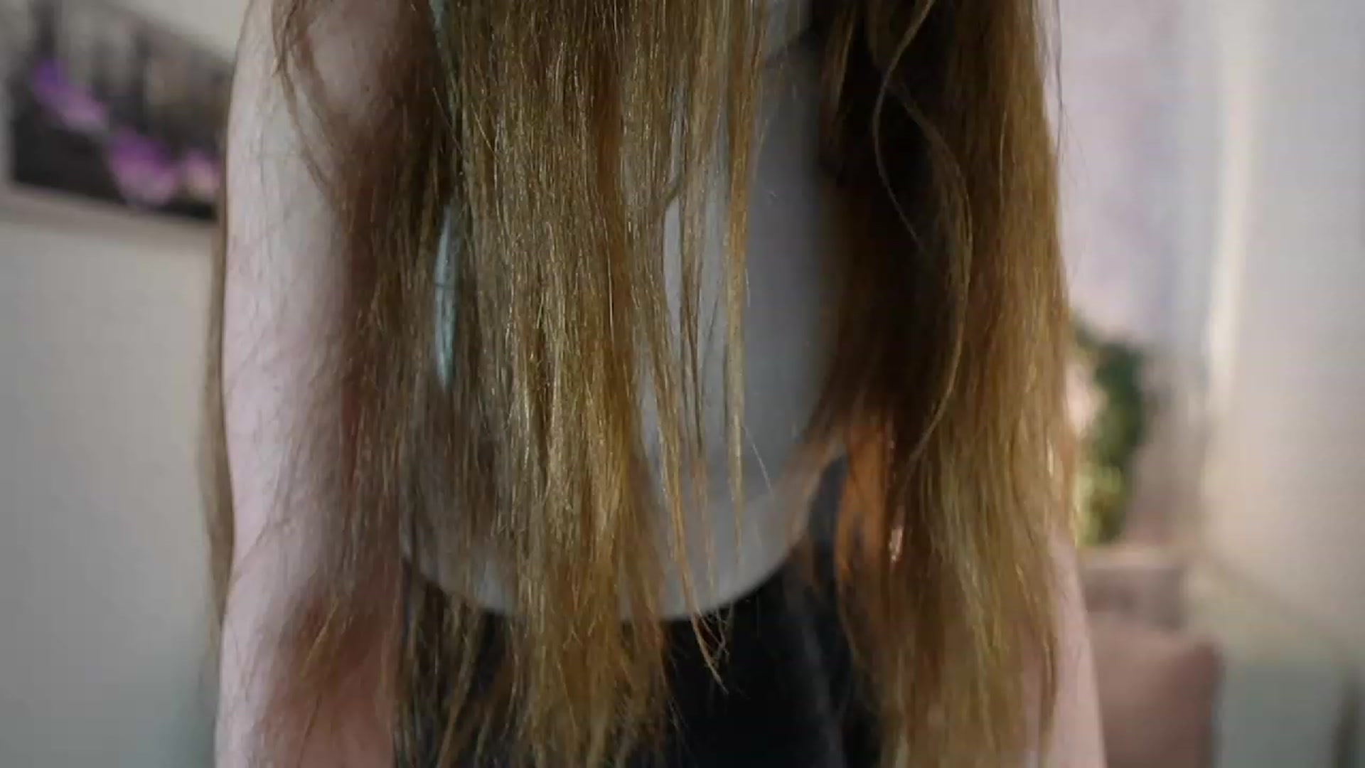 Gallery image thumbnail from Haley_Reed18's myfreecams stream on, 12/29/2023, 18:02 image 18 of 20